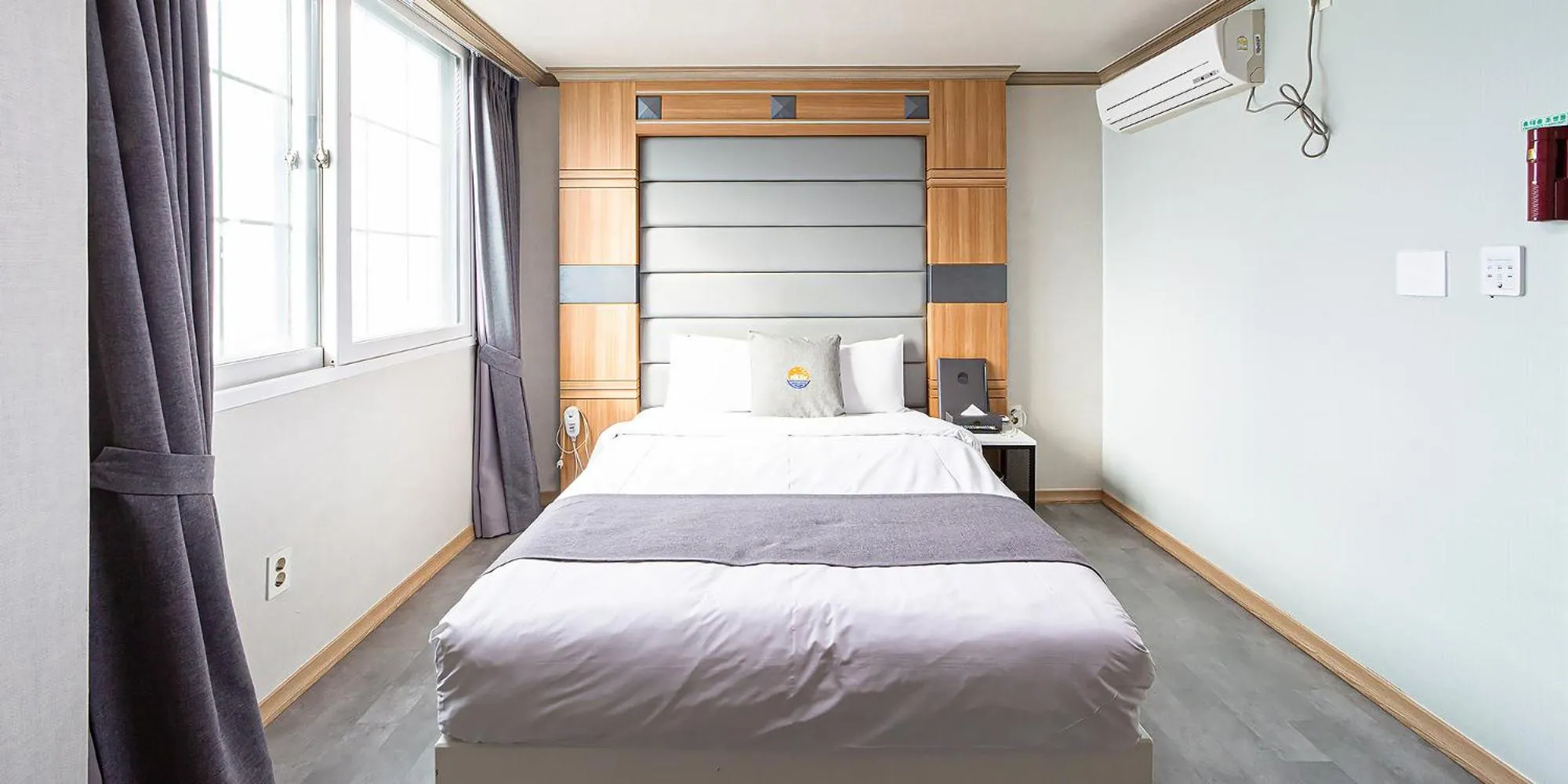 Bed in Sokcho Ritz Hotel