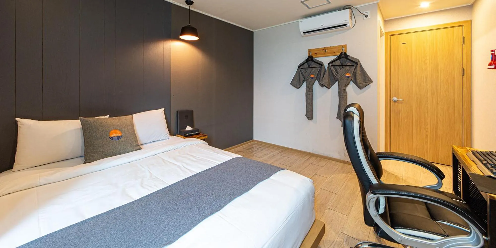 Bed in Sokcho Ritz Hotel