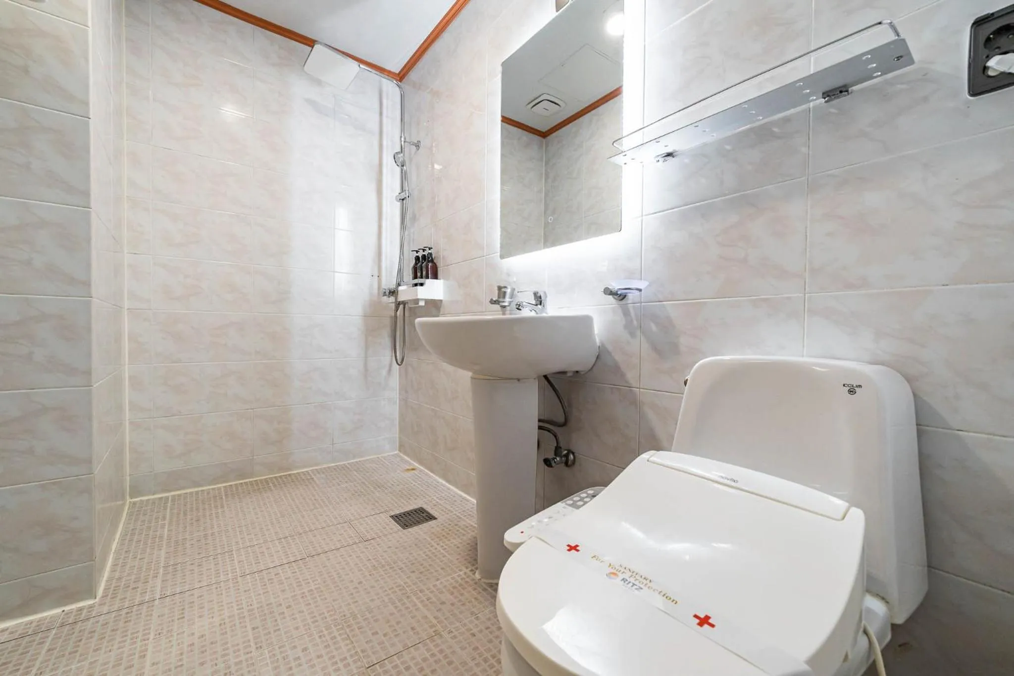 Shower in Sokcho Ritz Hotel