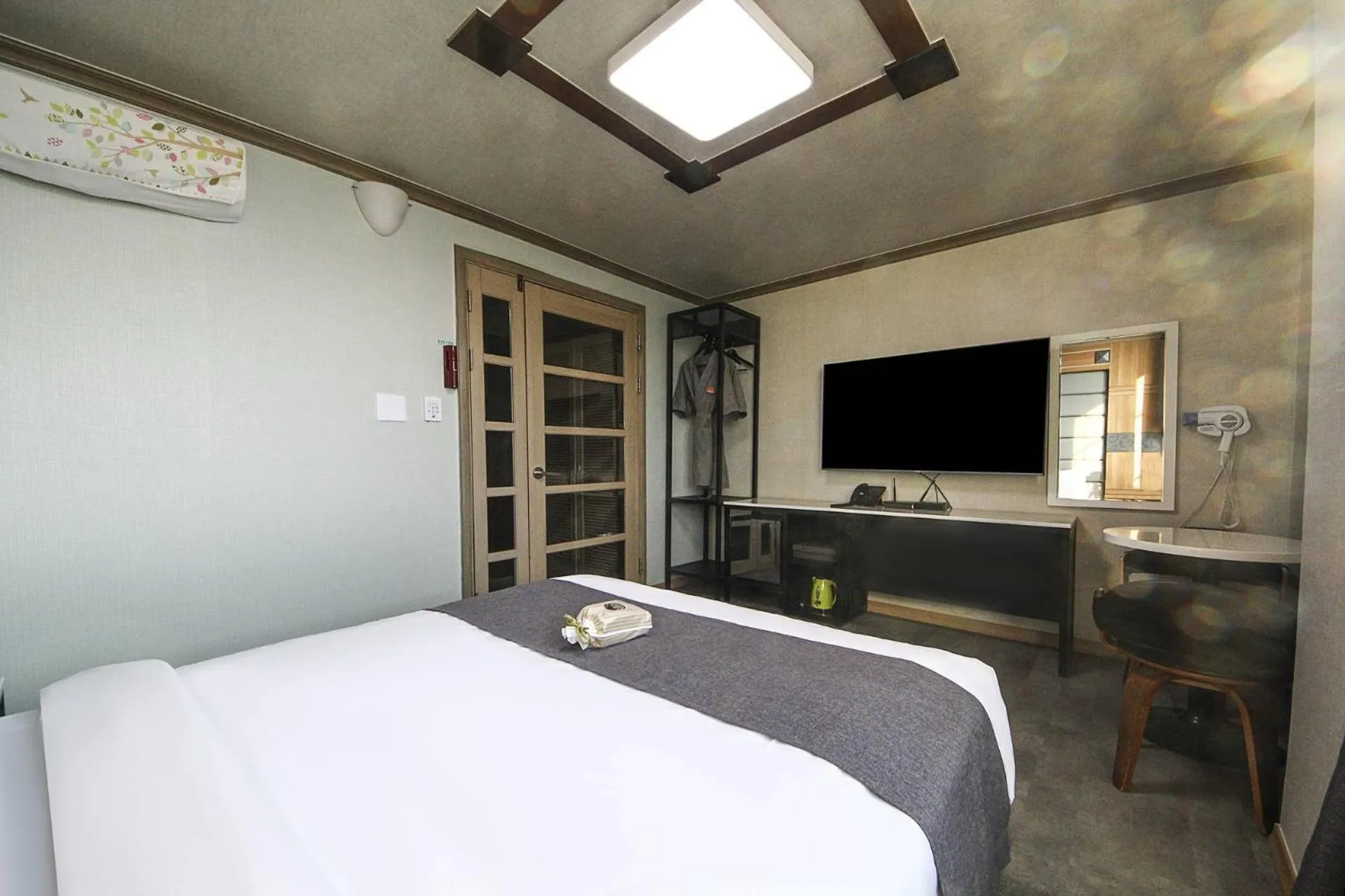 Bed in Sokcho Ritz Hotel