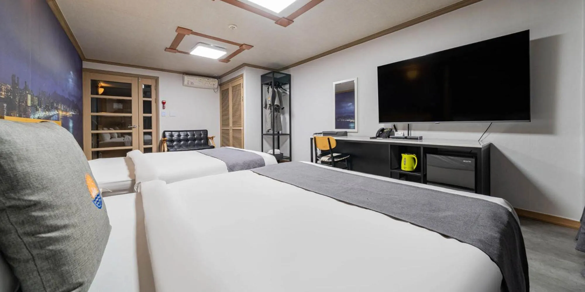 Bed in Sokcho Ritz Hotel