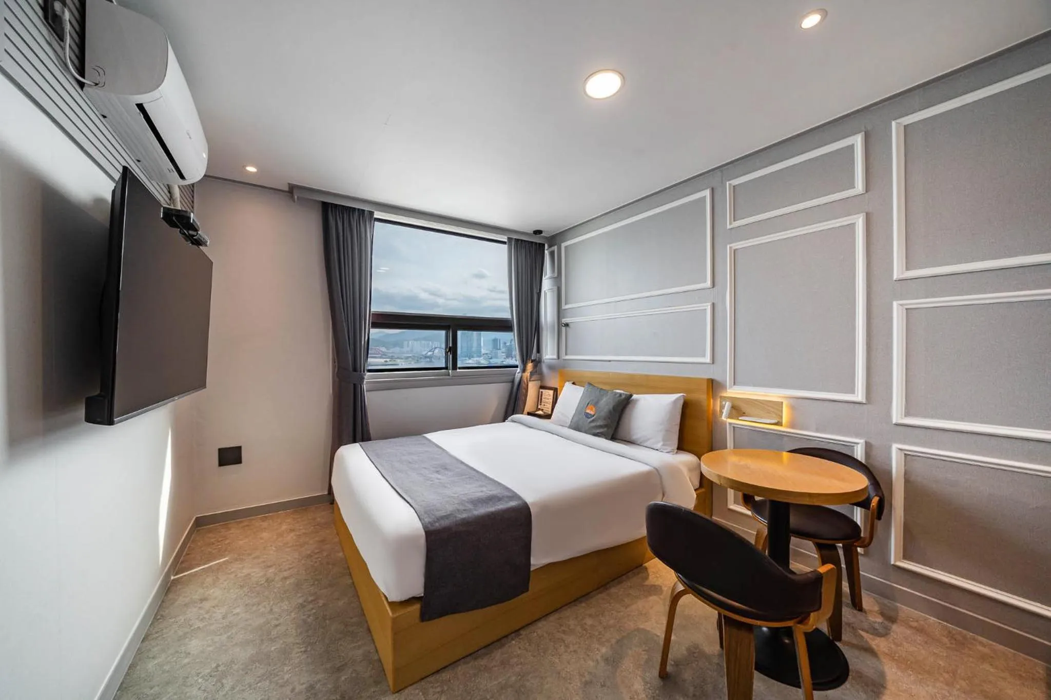 Bed in Sokcho Ritz Hotel