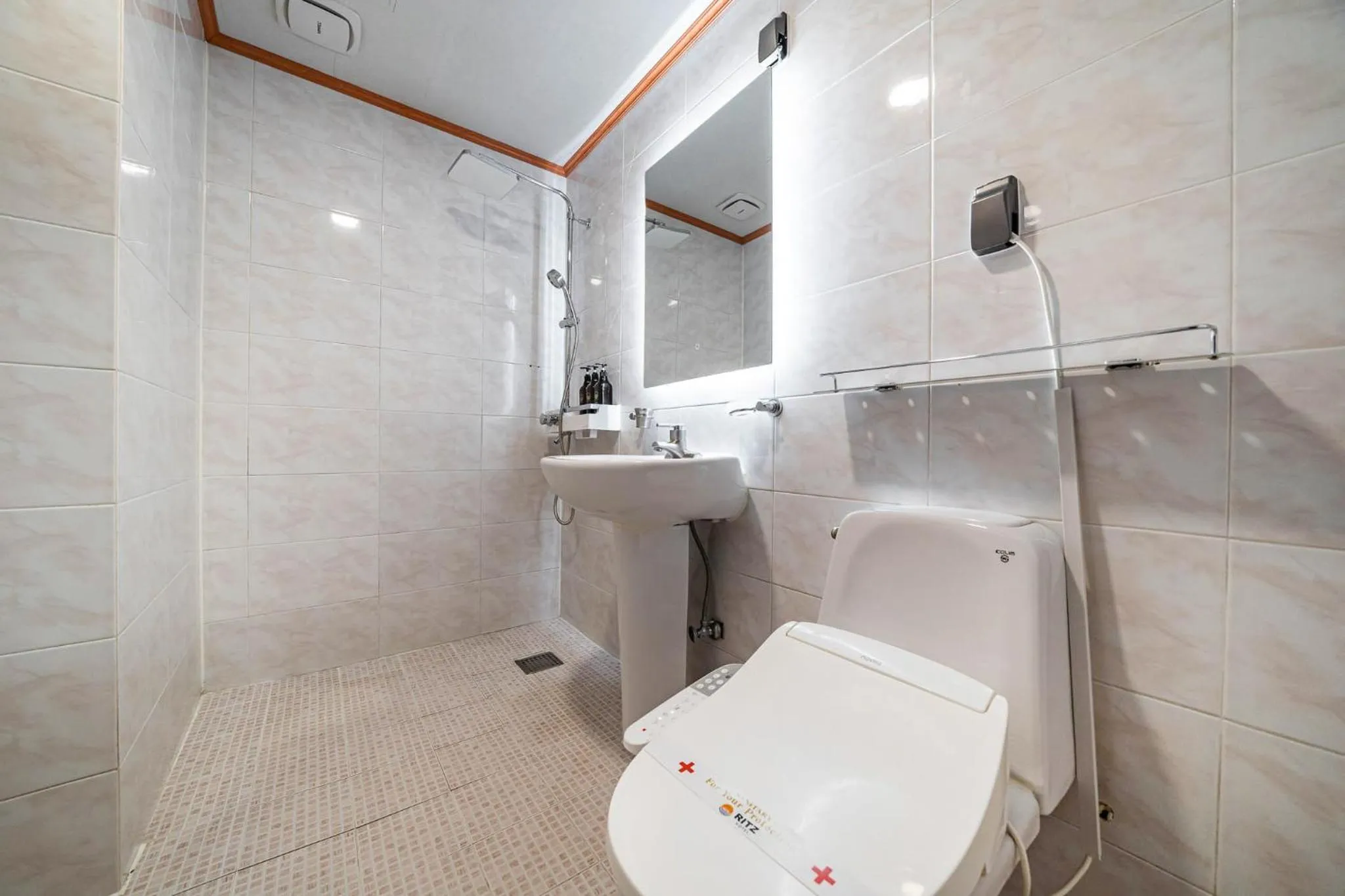 Shower in Sokcho Ritz Hotel