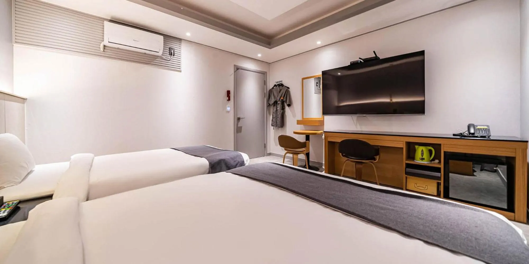 Bed in Sokcho Ritz Hotel