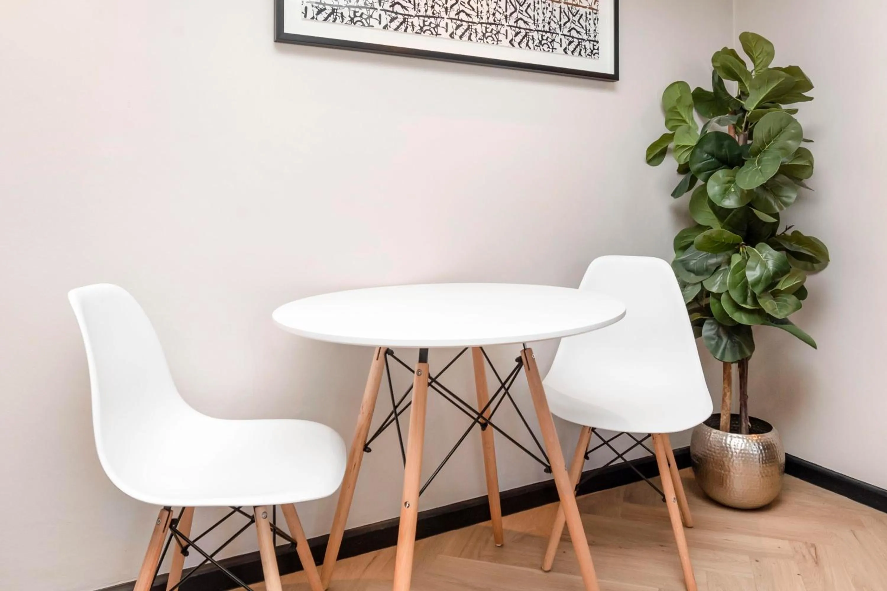 Dining area in HAVN Aparthotel by Totalstay