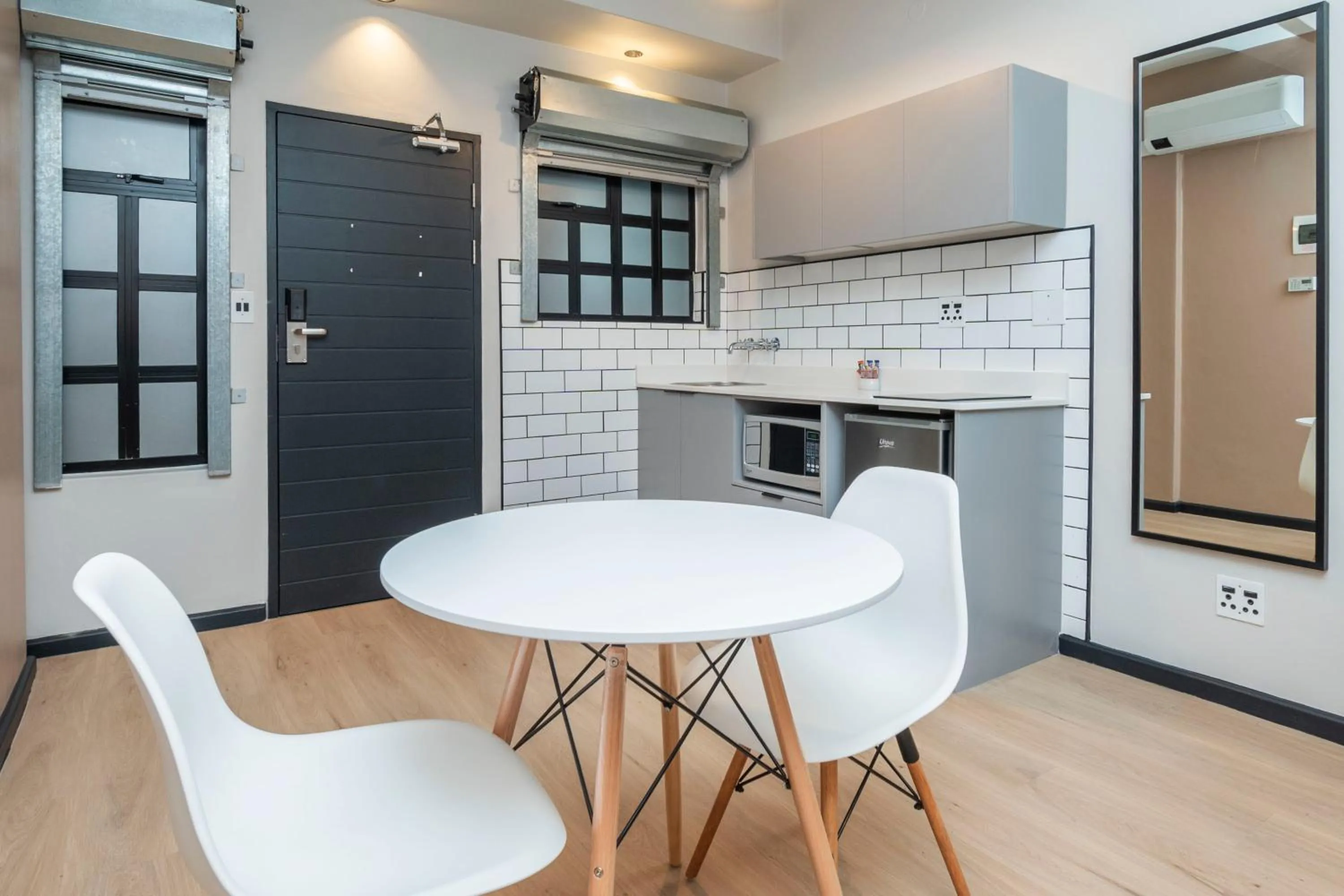 Dining area in HAVN Aparthotel by Totalstay