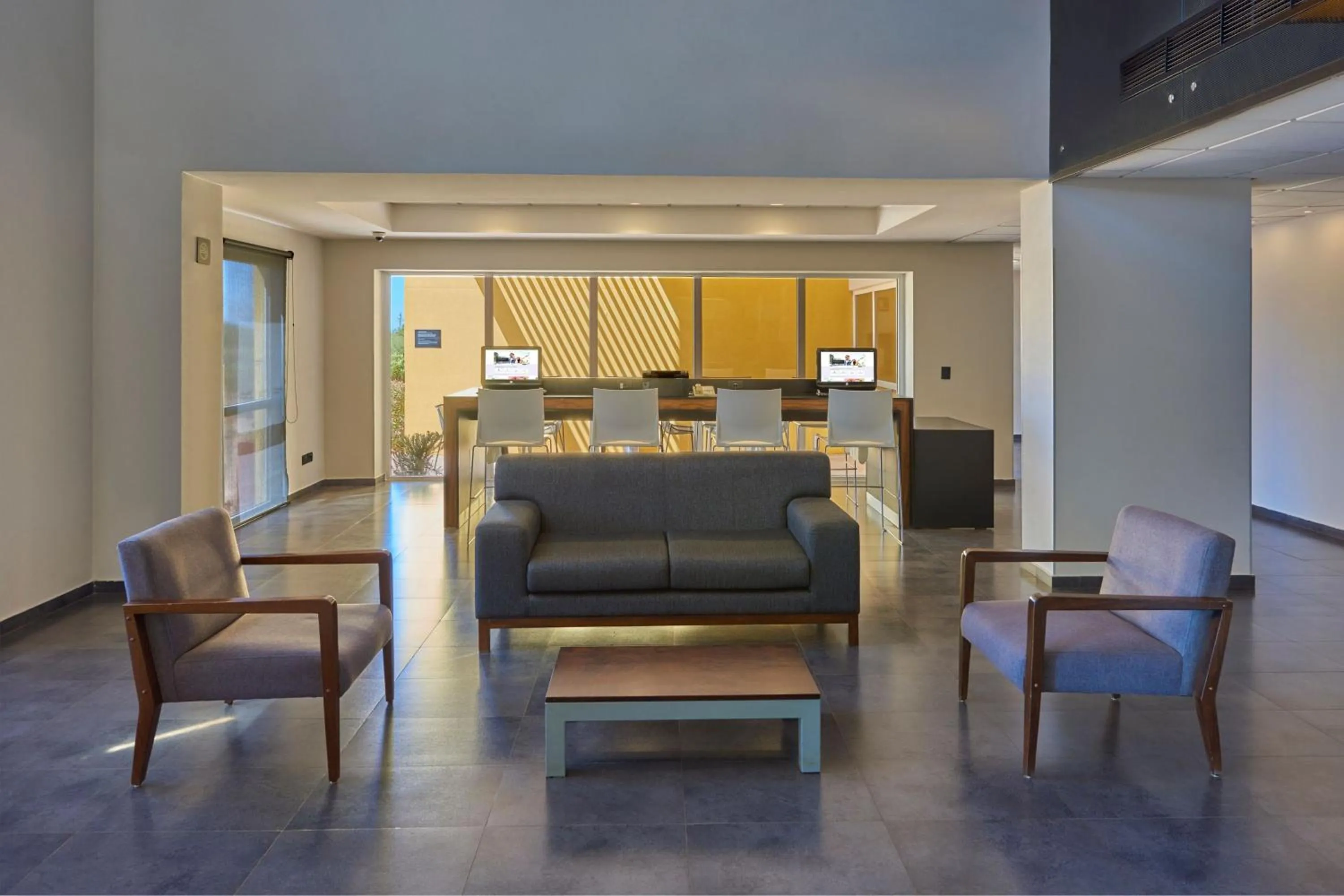 Lobby or reception in City Express by Marriott Salamanca