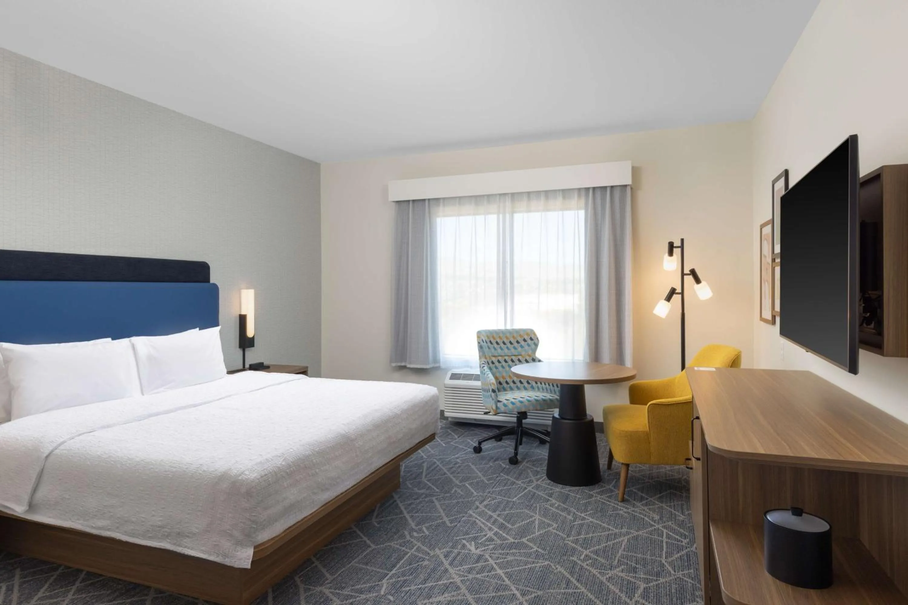 Bed in Hampton Inn & Suites Cottonwood, Az