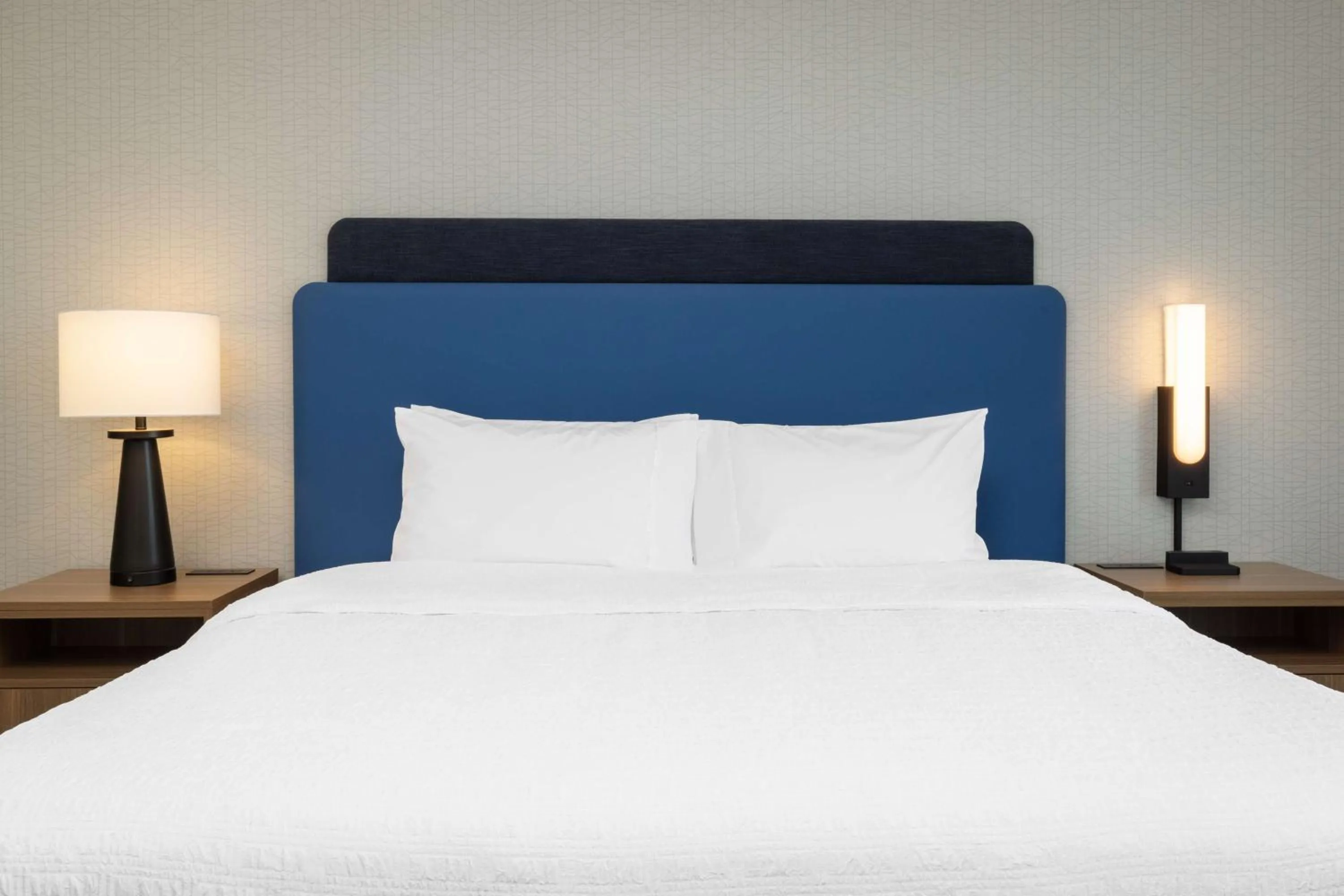 Bed in Hampton Inn & Suites Cottonwood, Az