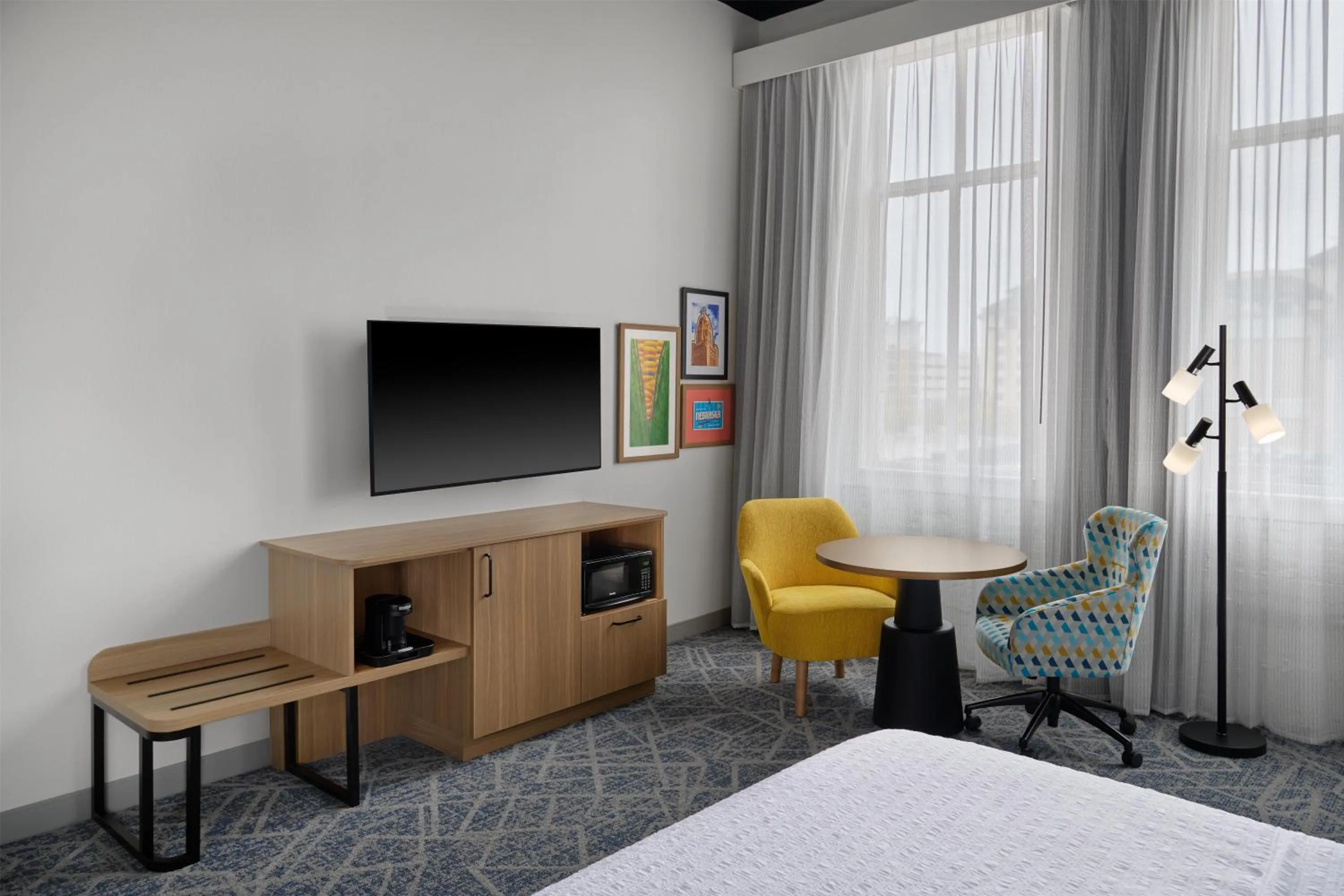 Bed in Hampton Inn by Hilton Lincoln Downtown