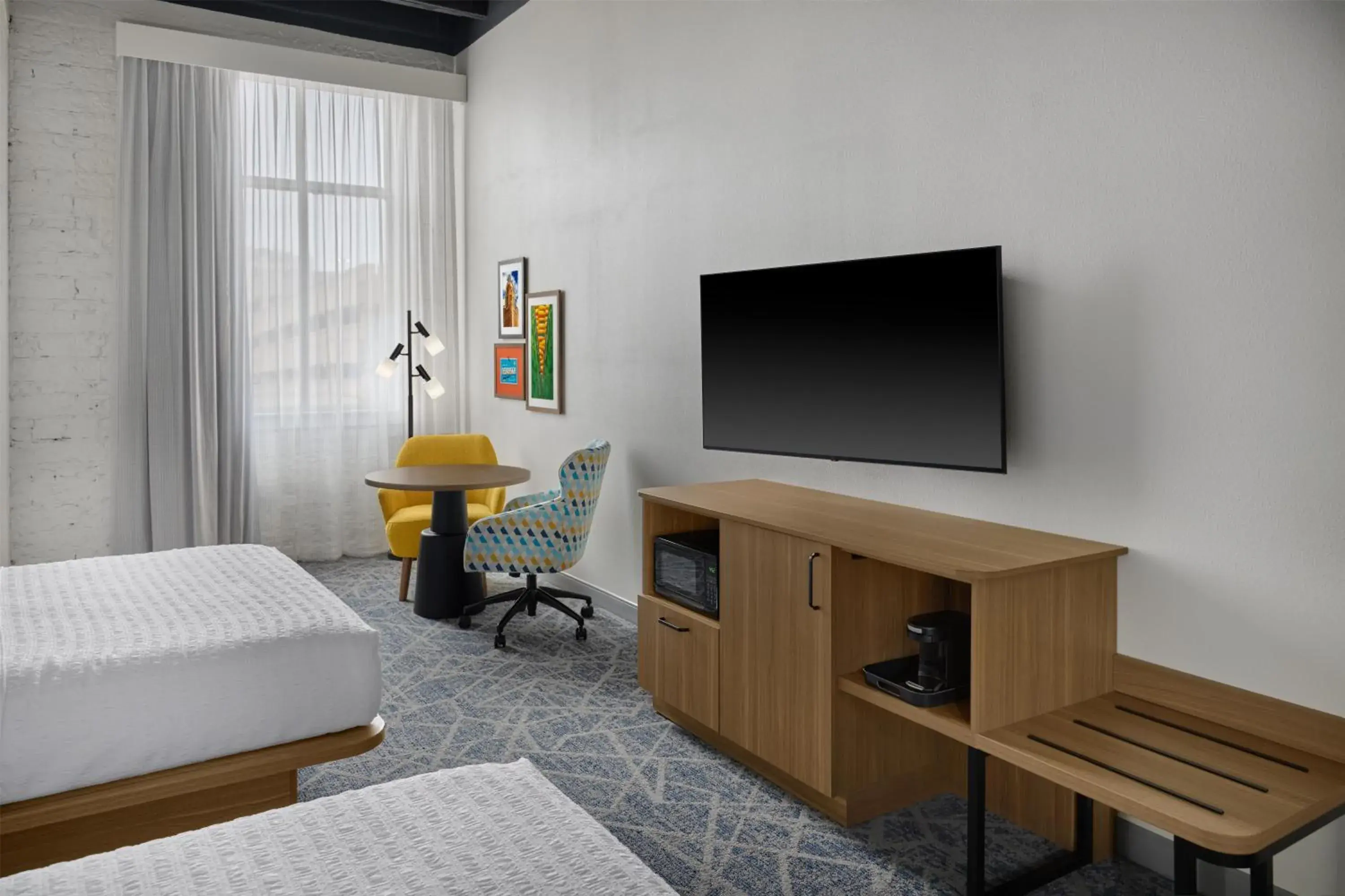 Queen Room with Two Queen Beds Bath/Shower Combo in Hampton Inn by Hilton Lincoln Downtown Queen Room with Two Queen Beds Bath/Shower Combo in Hampton Inn by Hilton Lincoln Downtown