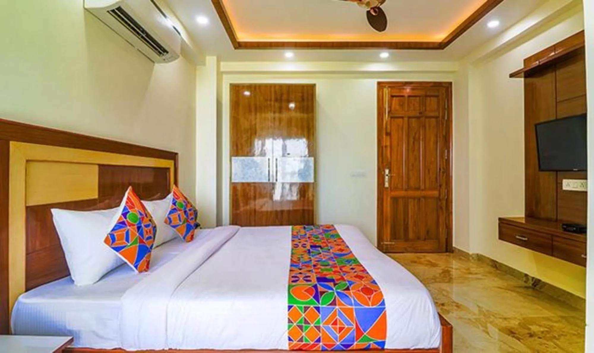 Bed in FabHotel Star Corporate Suite Near Medanta-The Medicity & Park Hospital, Gurugram