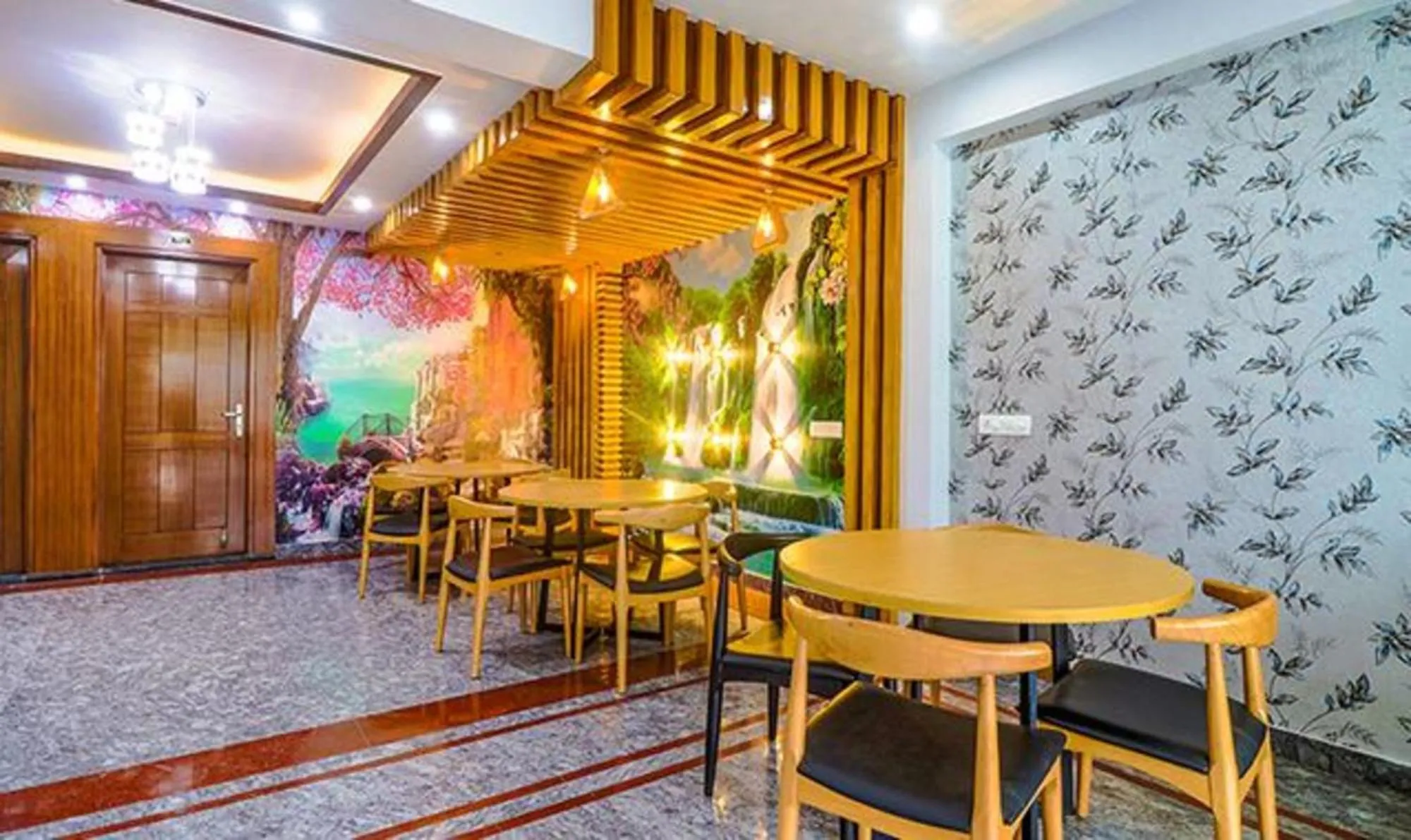 Restaurant/places to eat in FabHotel Star Corporate Suite Near Medanta-The Medicity & Park Hospital, Gurugram