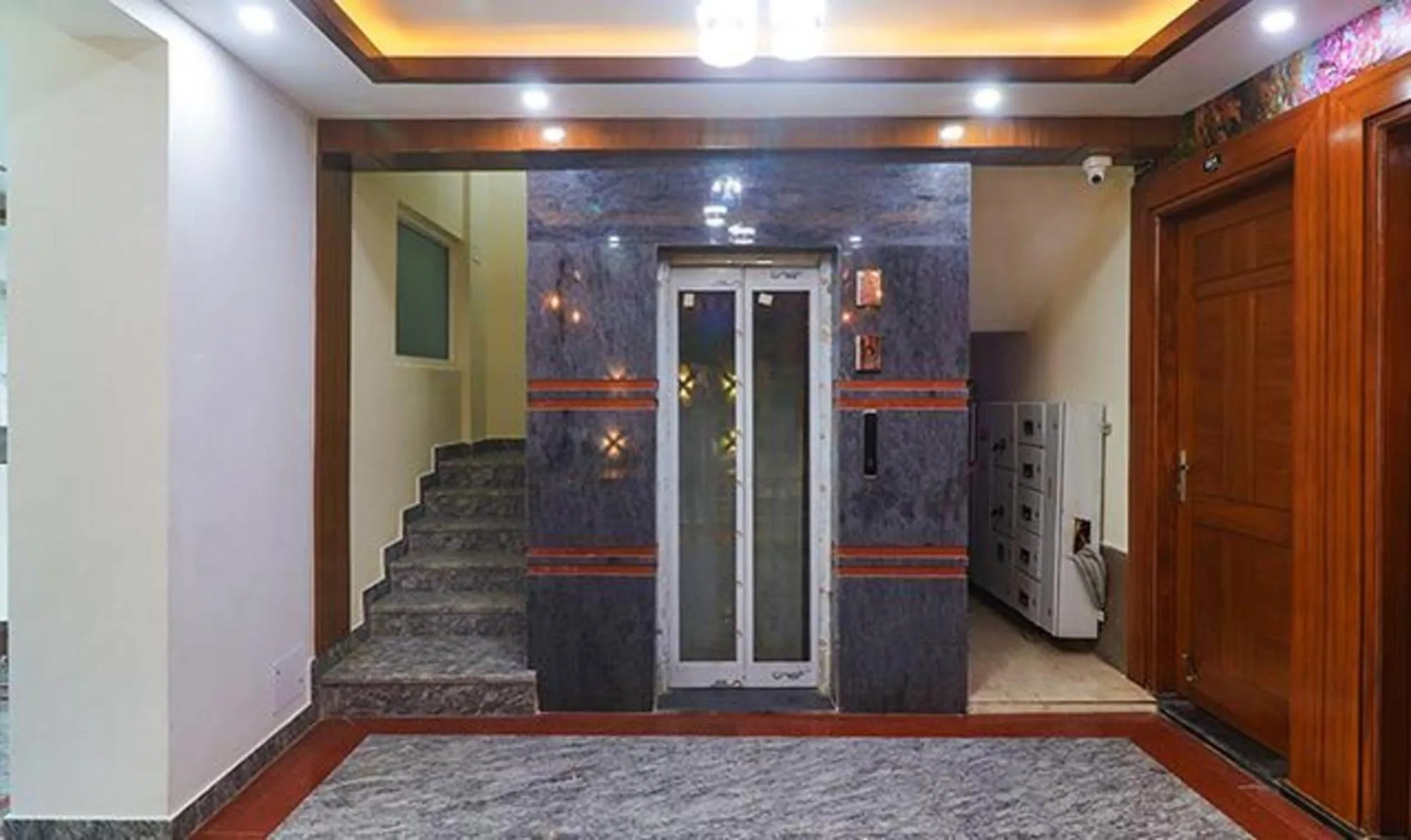 Lobby or reception in FabHotel Star Corporate Suite Near Medanta-The Medicity & Park Hospital, Gurugram