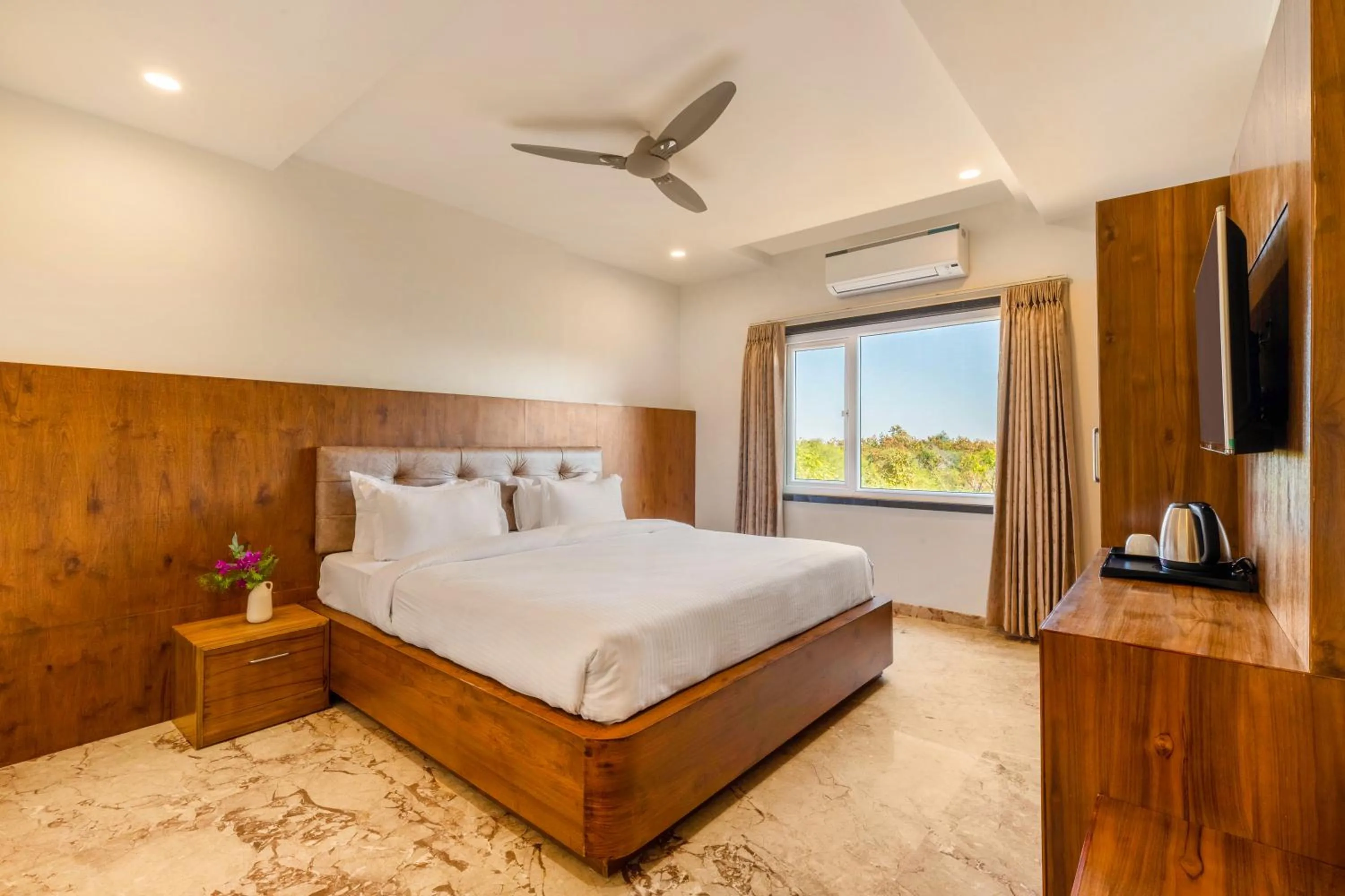 Bedroom in Seasons Sajjangarh