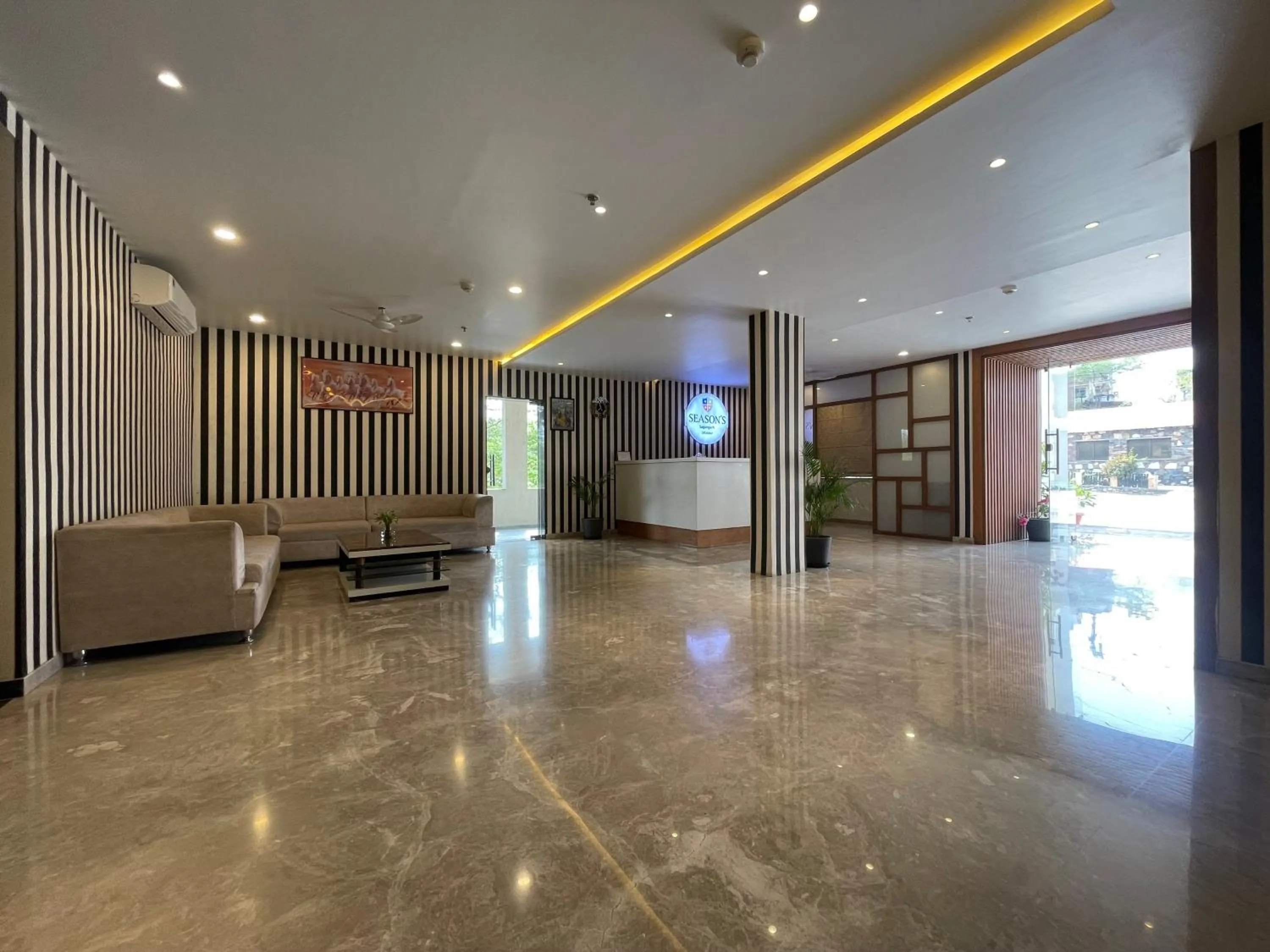 Lobby or reception in Seasons Sajjangarh