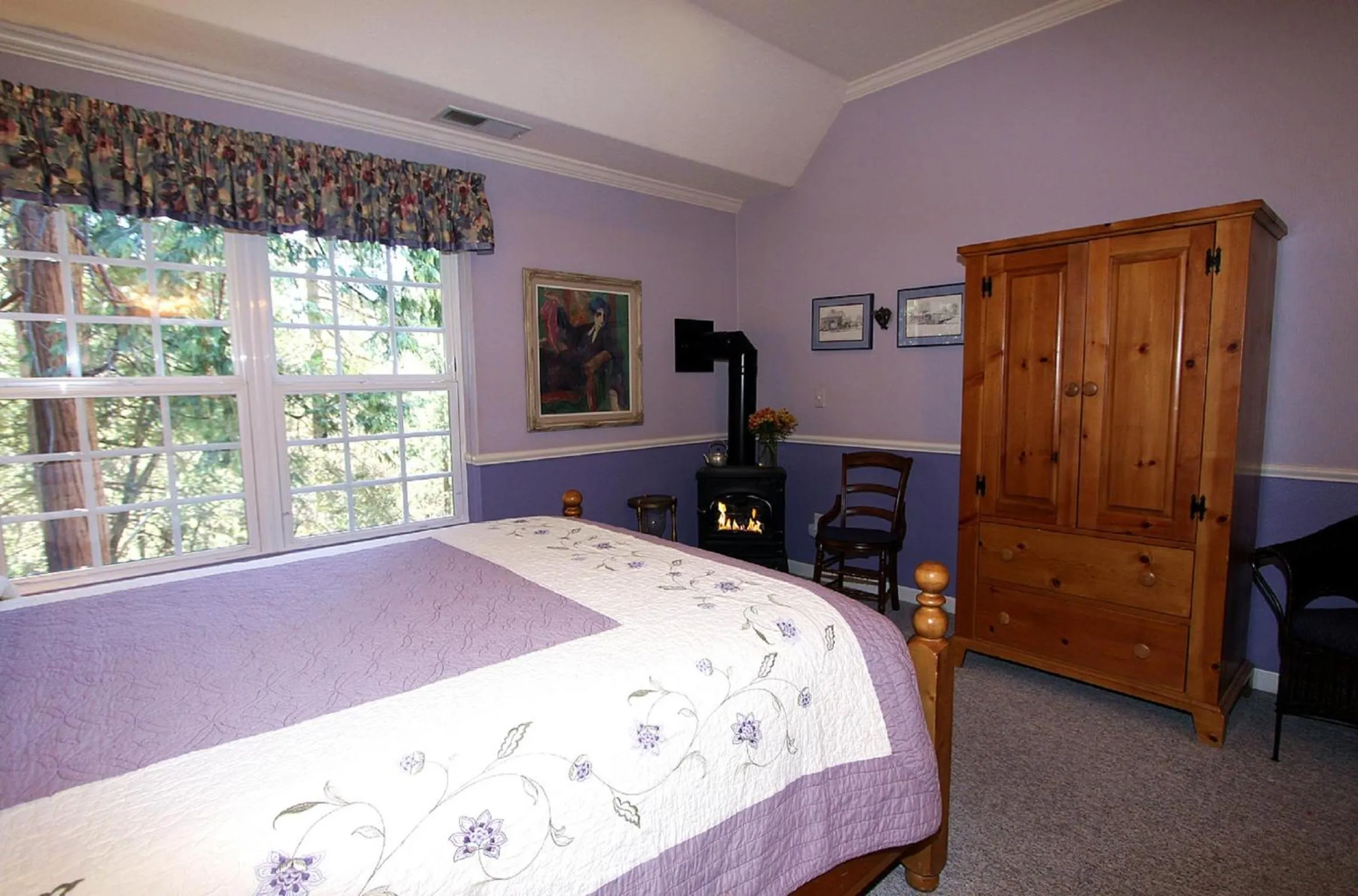 Photo of the whole room, Bed in McCaffrey House Bed and Breakfast Inn