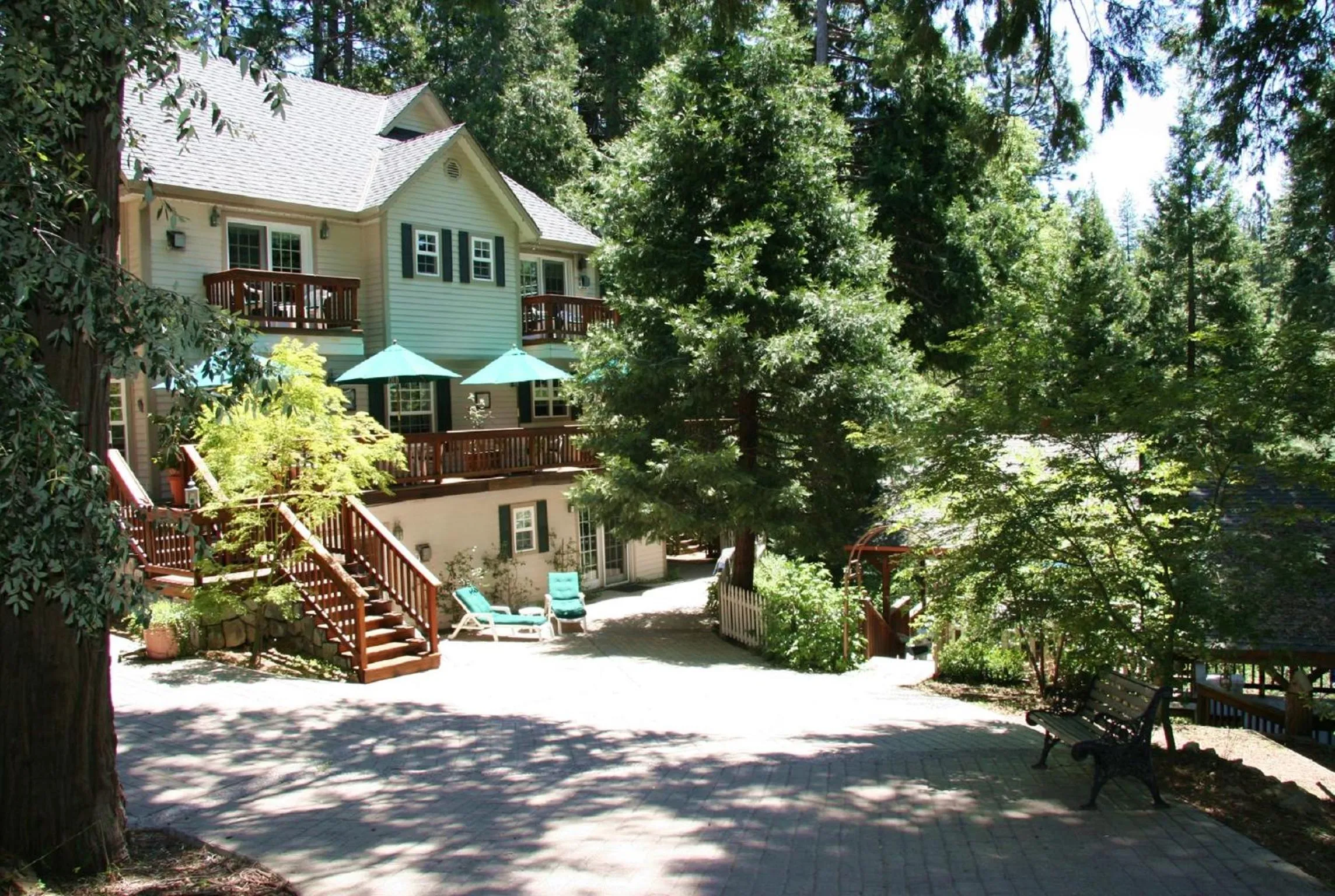 Balcony/Terrace in McCaffrey House Bed and Breakfast Inn