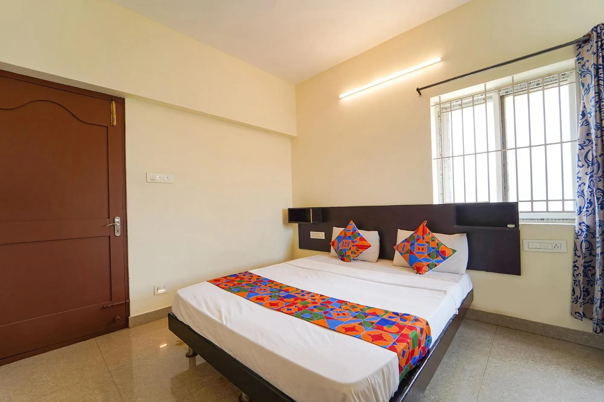 Bed in Via Aarudras Residency - Nr Coimbatore Airport