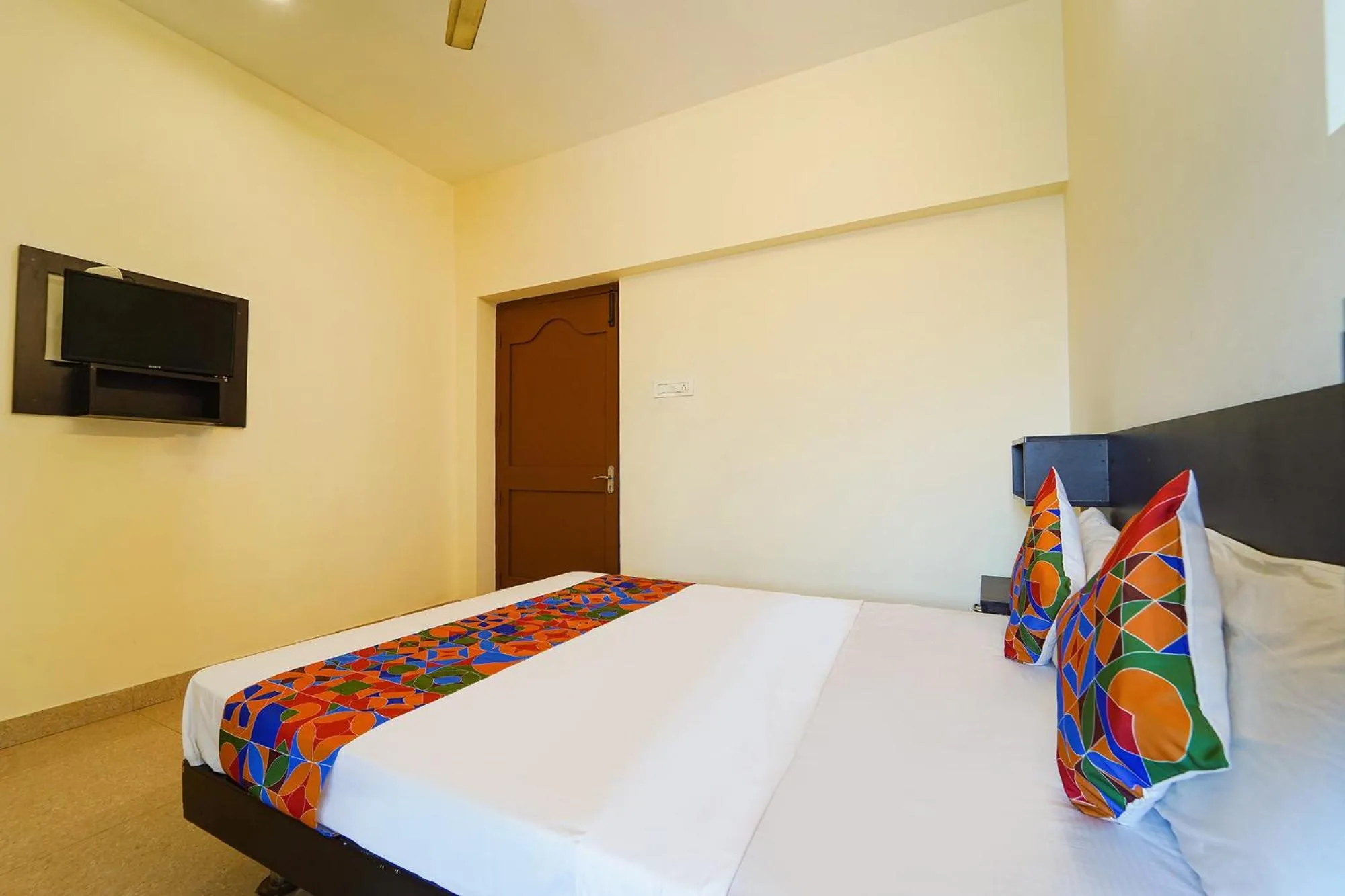 Bed in Via Aarudras Residency - Nr Coimbatore Airport