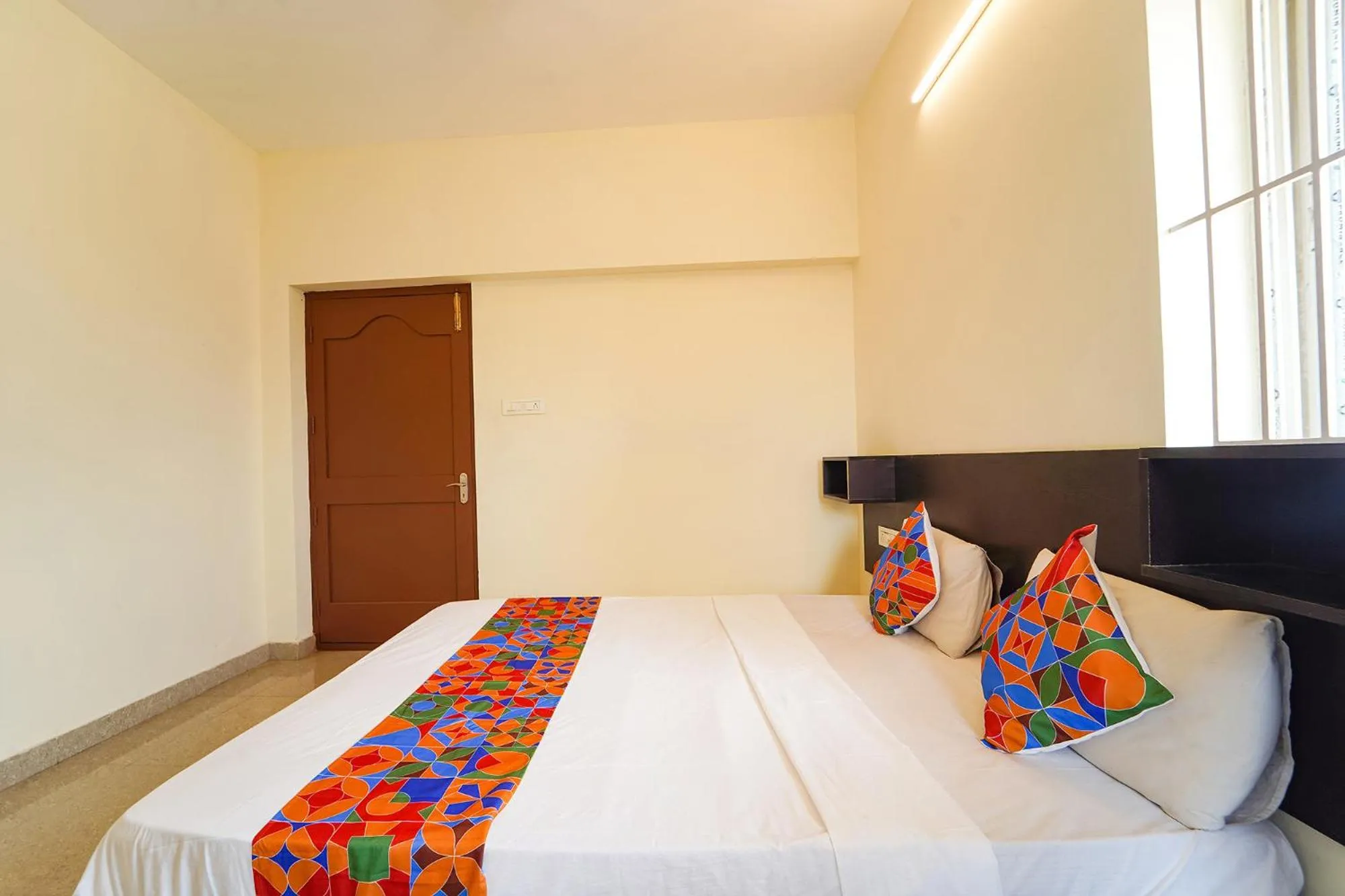 Bed in Via Aarudras Residency - Nr Coimbatore Airport