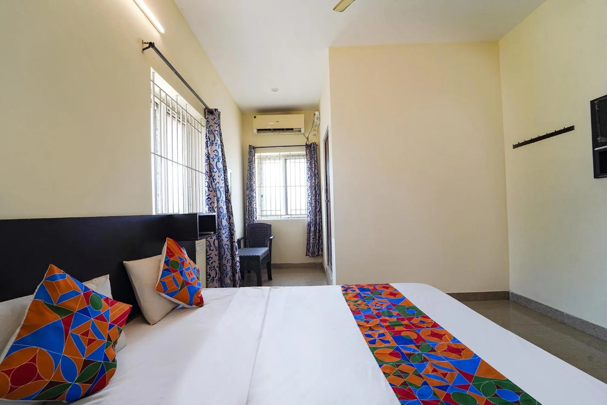 Bed in Via Aarudras Residency - Nr Coimbatore Airport