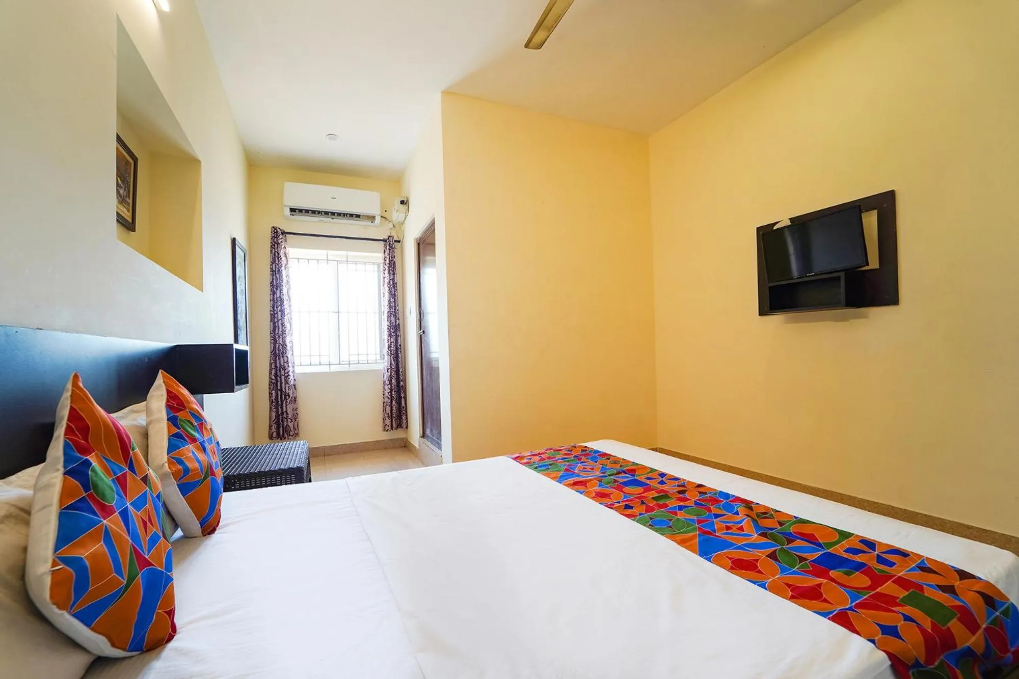 Bed in Via Aarudras Residency - Nr Coimbatore Airport