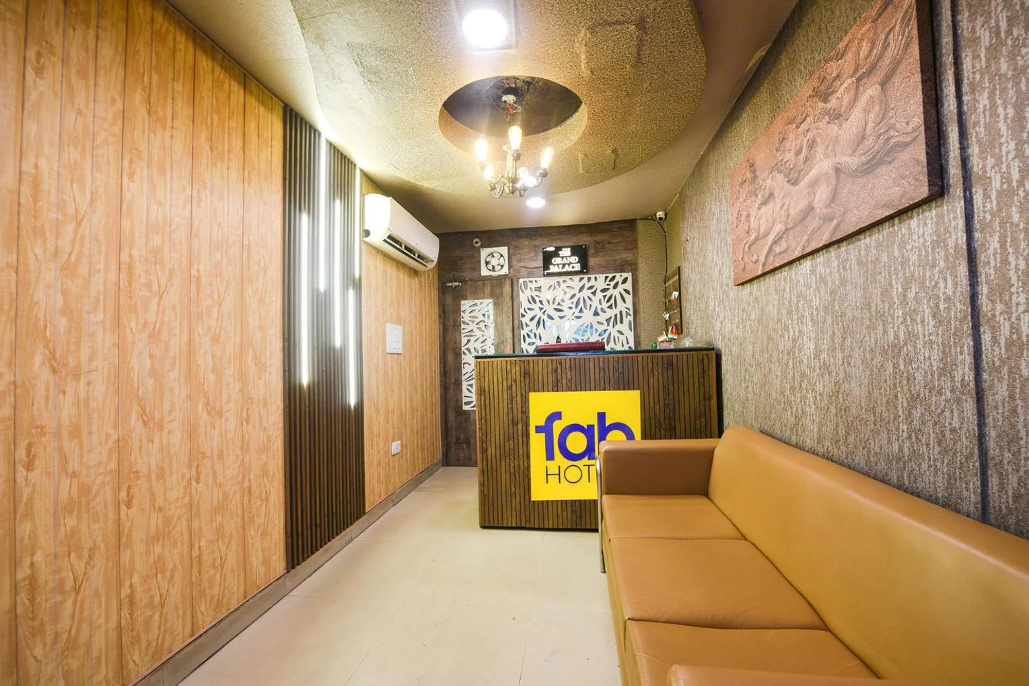 Lobby or reception in Via The Grand Palace Near Fortis Escort Hospital