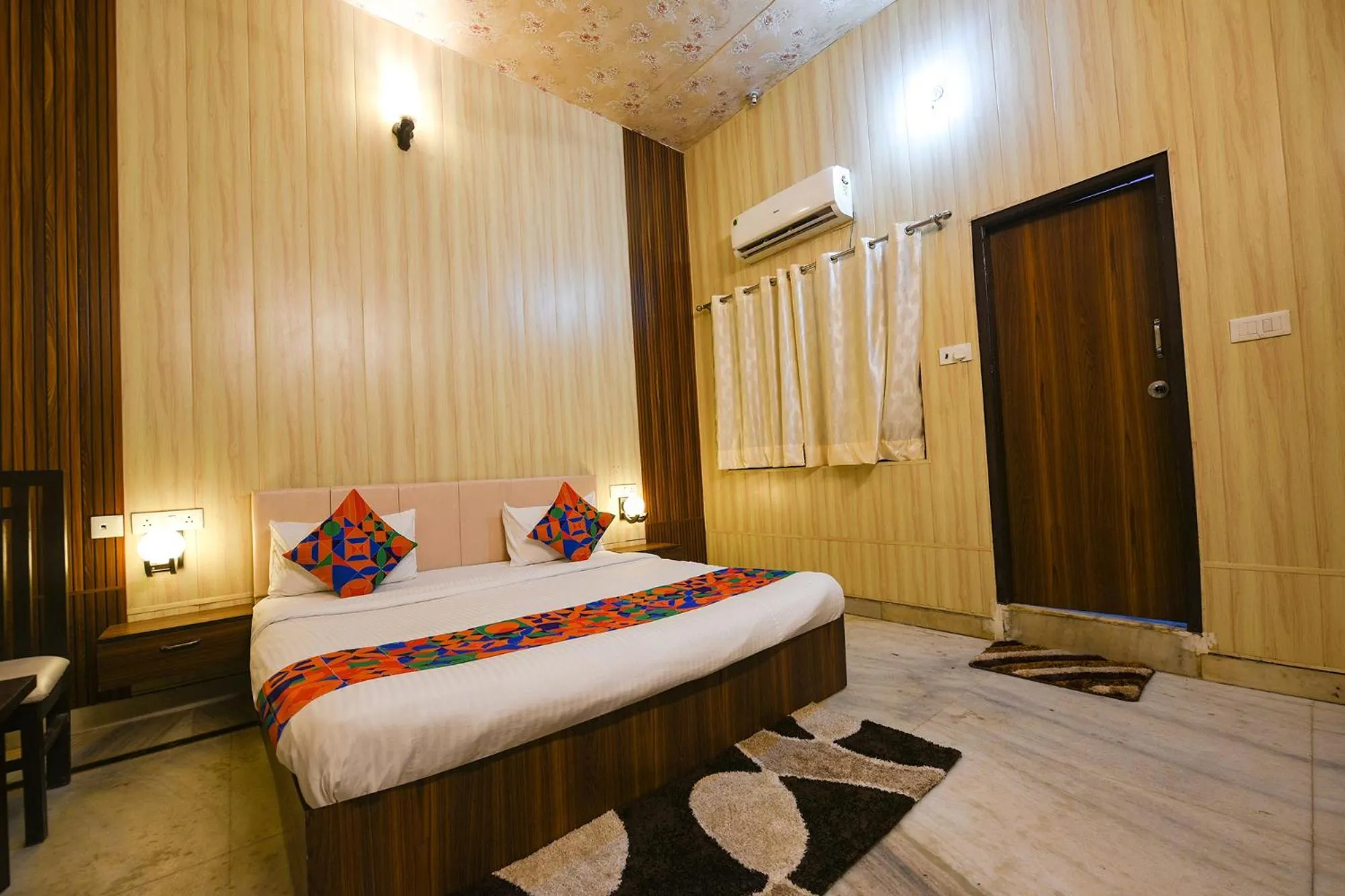 Bed in Via The Grand Palace Near Fortis Escort Hospital