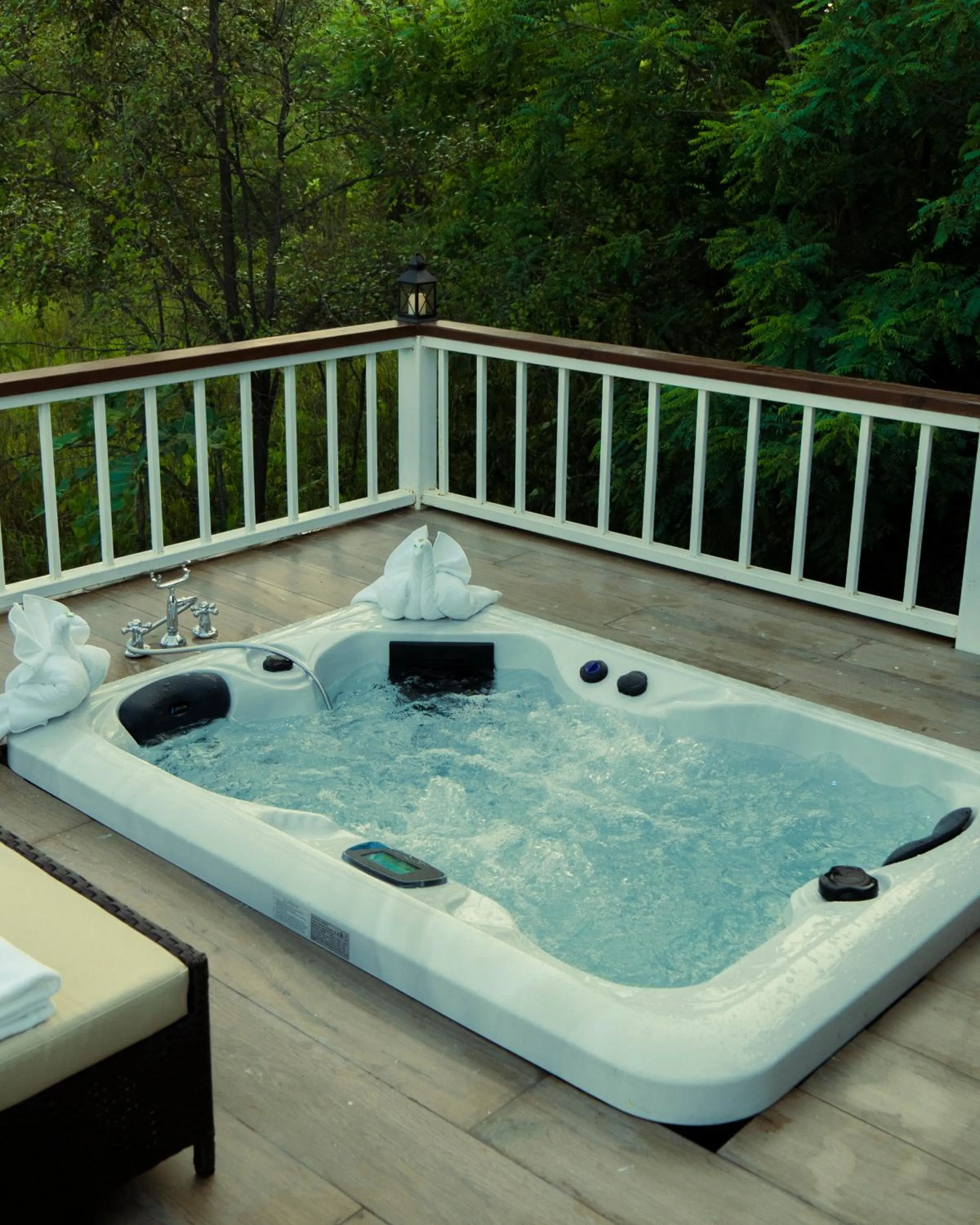 Public Bath in Tree of Life Ramvilas, Bandhavgarh