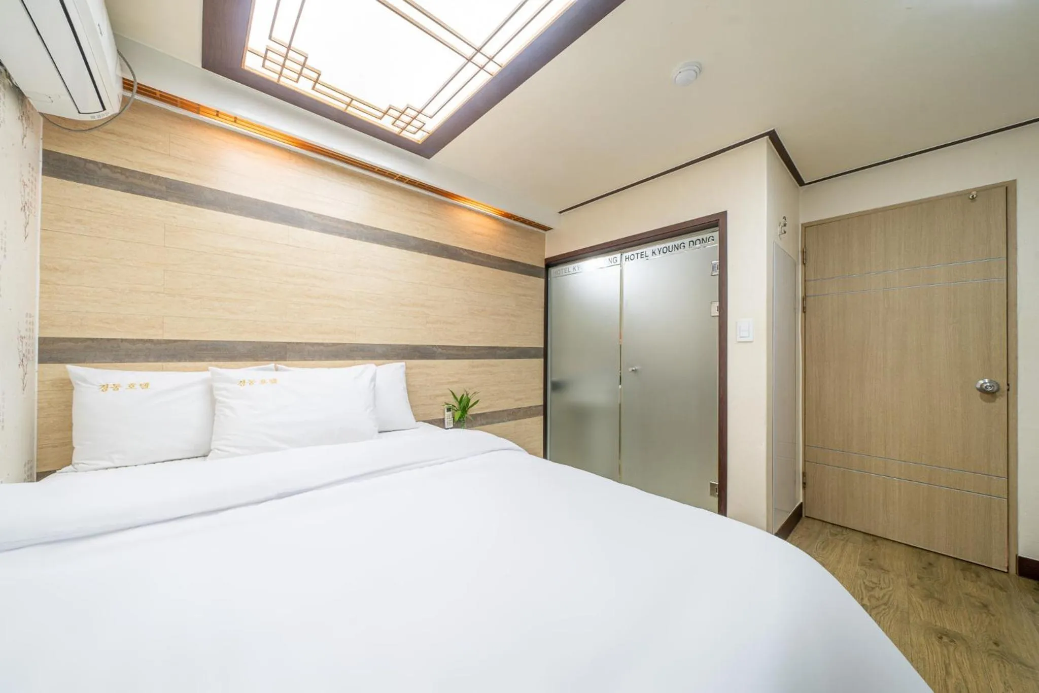 Bed in Kyoung Dong Hotel Myeongdong