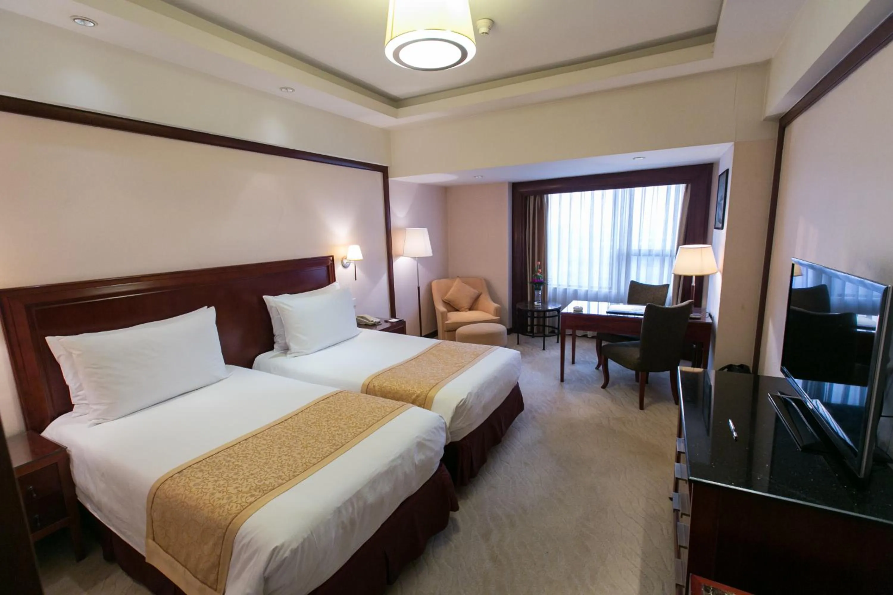 Photo of the whole room, Bed in Xian heng Hotel
