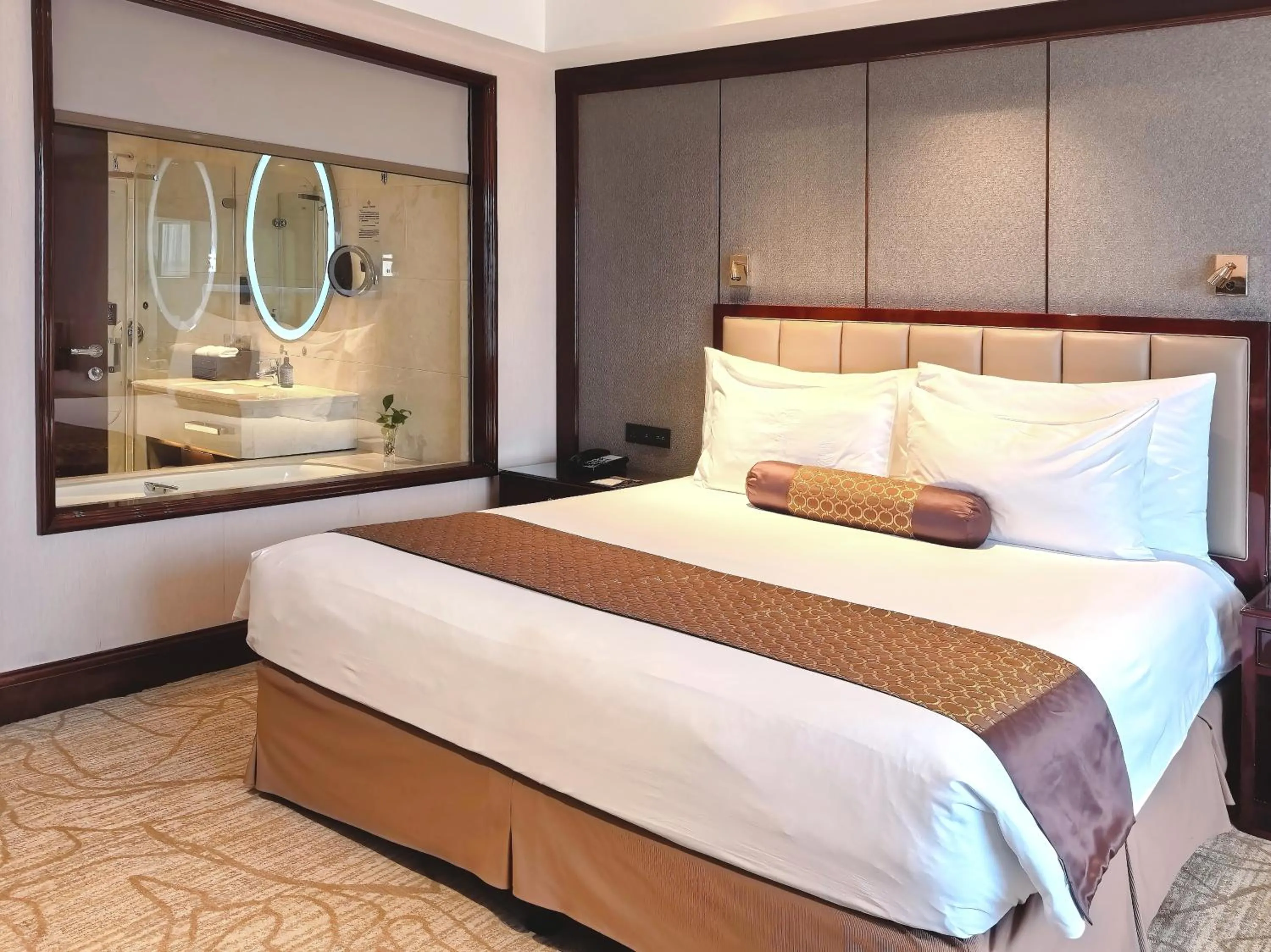 Bed in Xian heng Hotel