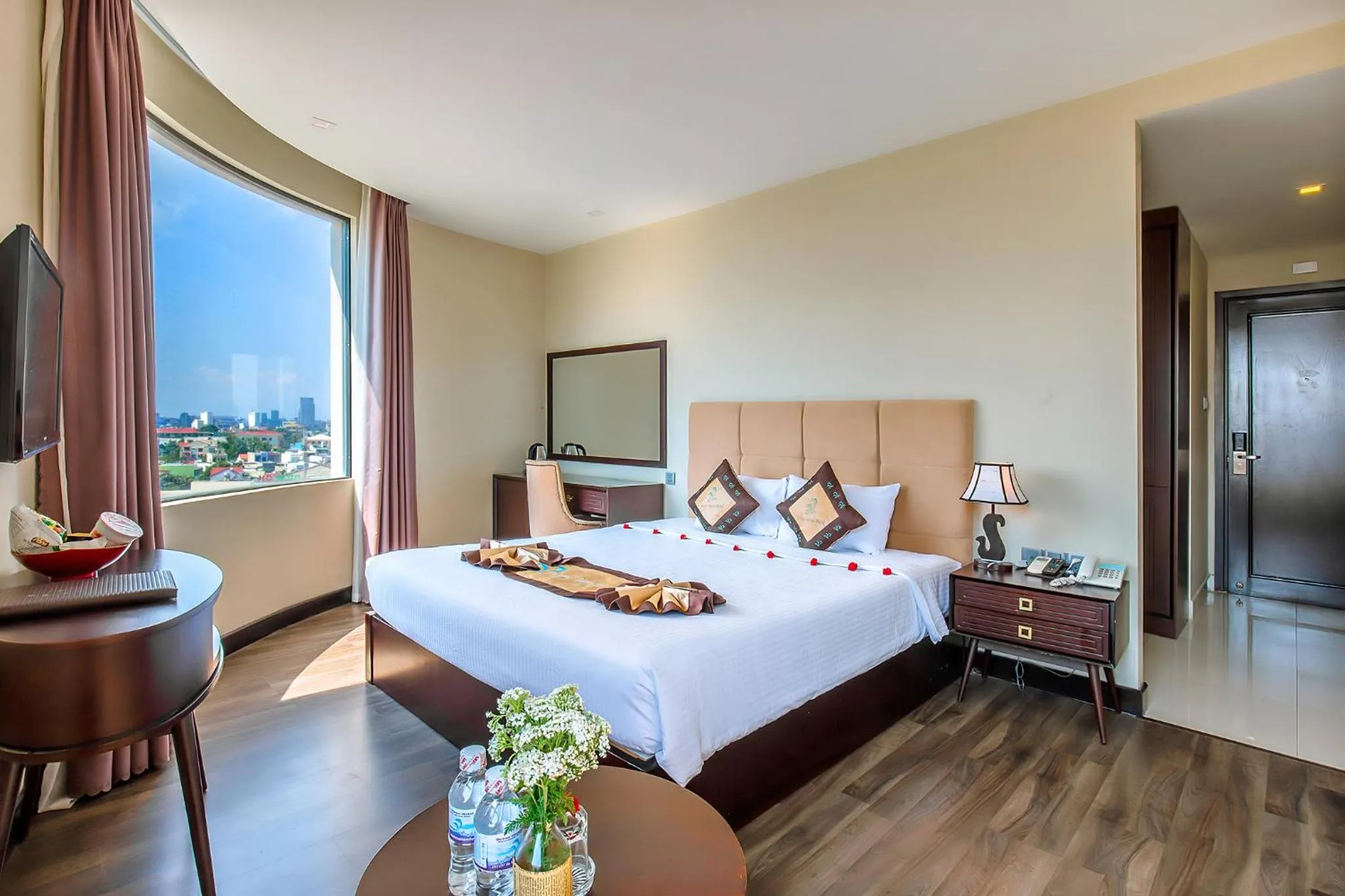 Bedroom, Bed in Ocean Haven Hotel