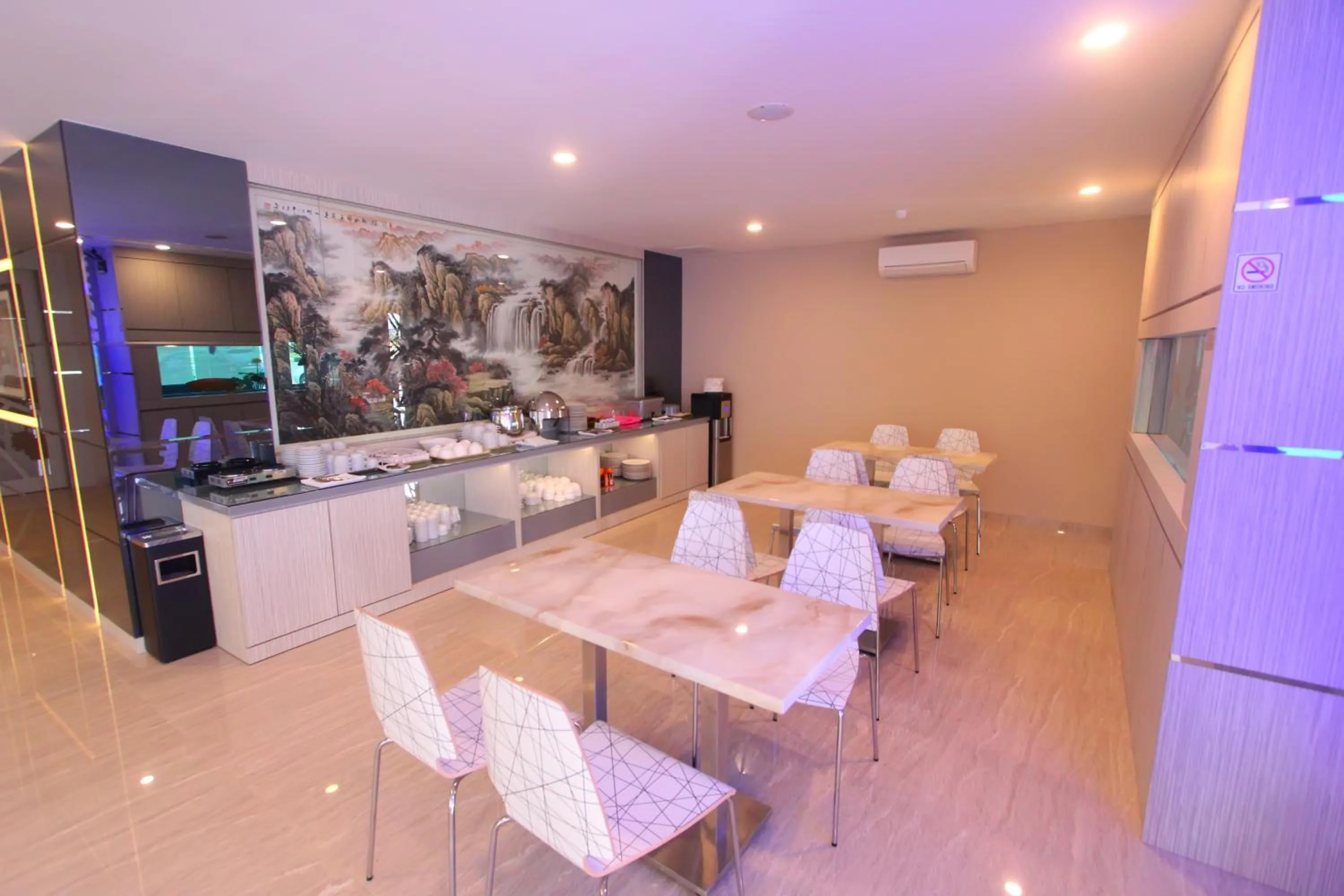 Restaurant/places to eat in Lovina Inn Batam Centre