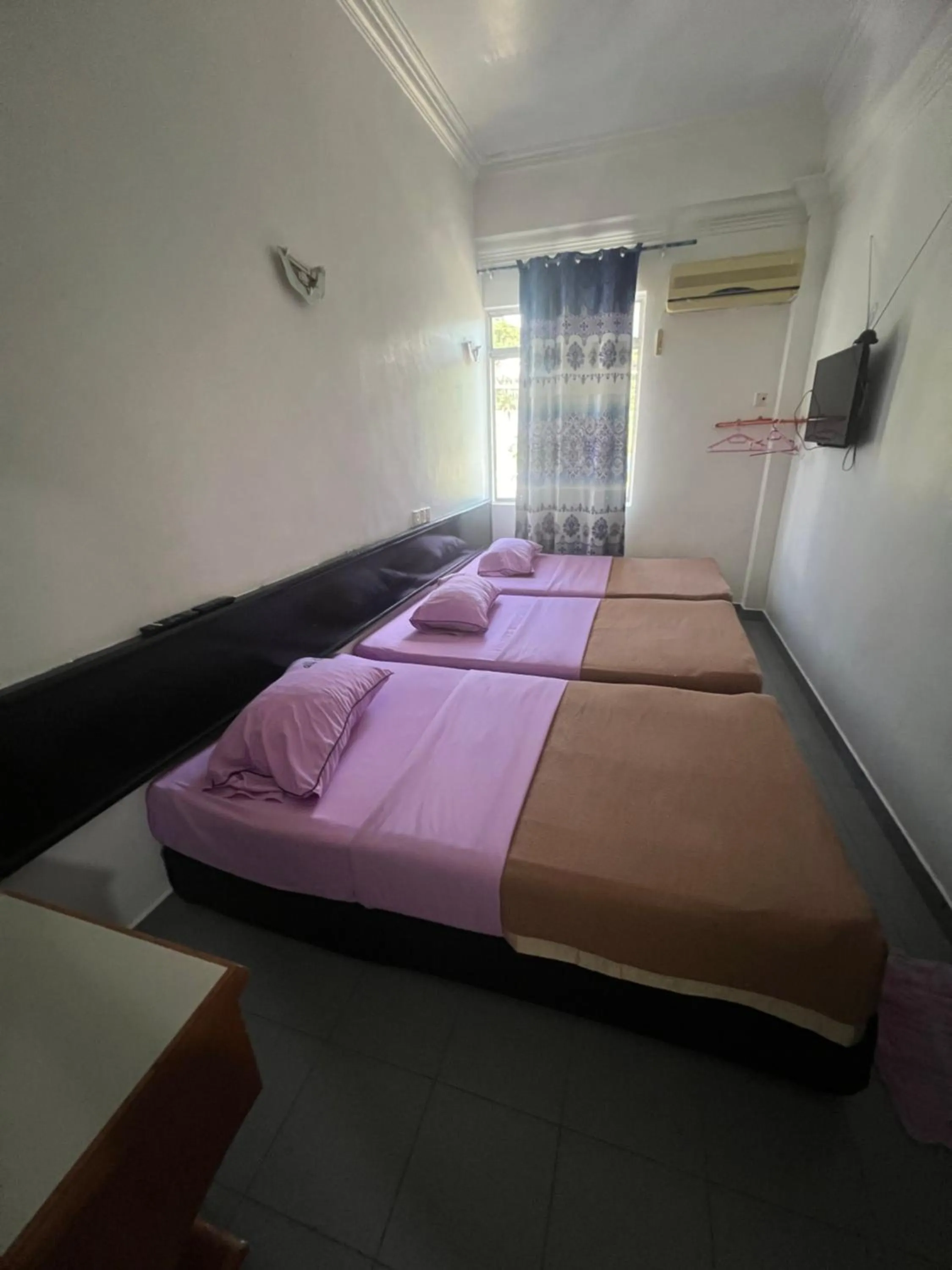 Bed in Dung Fang Hotel