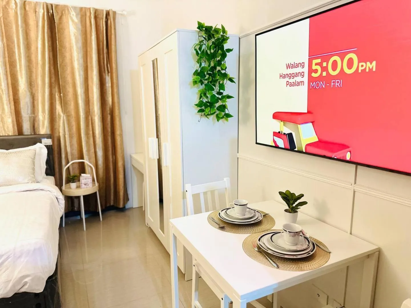 Bed in SHORE 2 Residences MOA