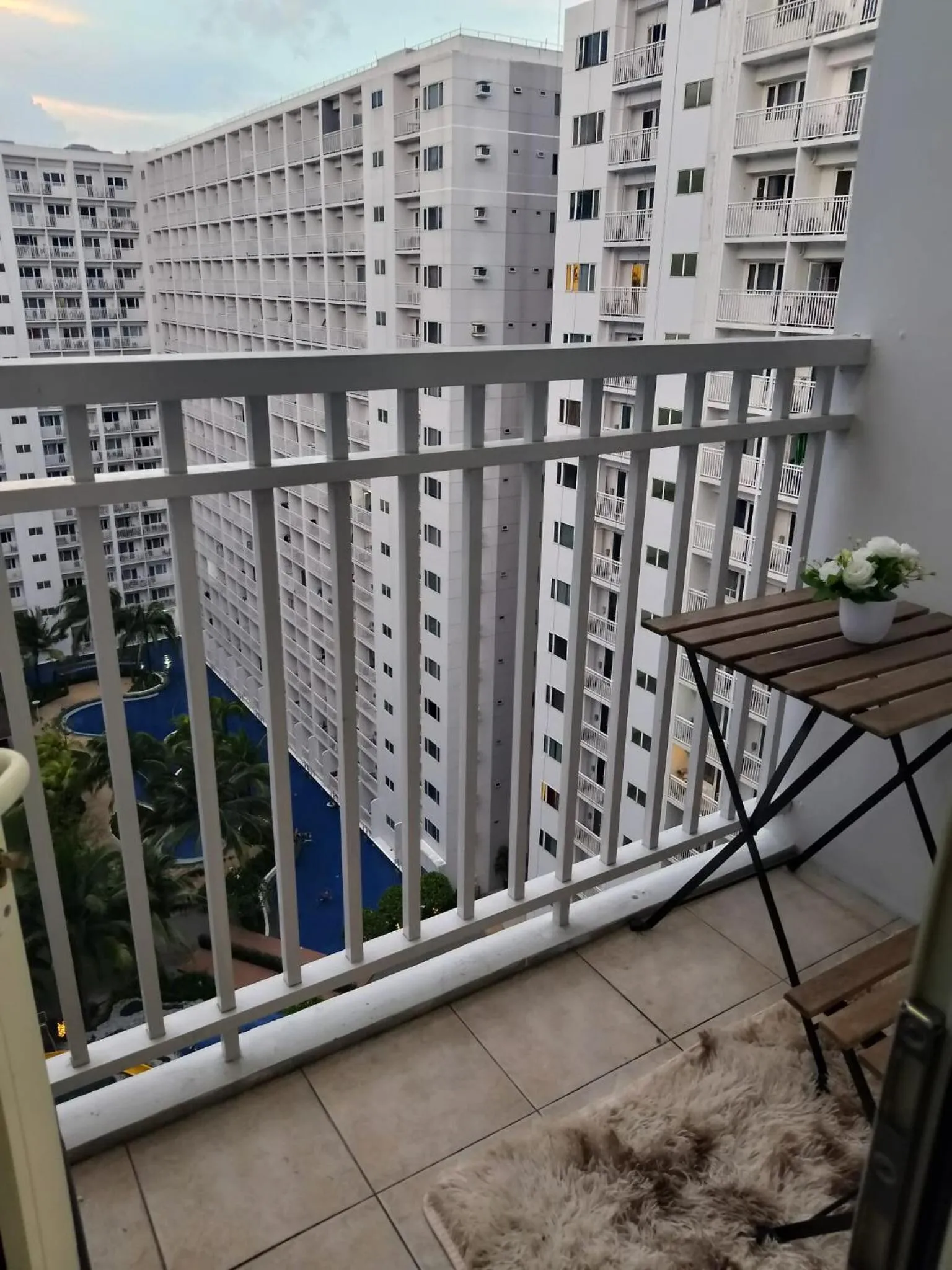 SHORE 2 Residences MOA