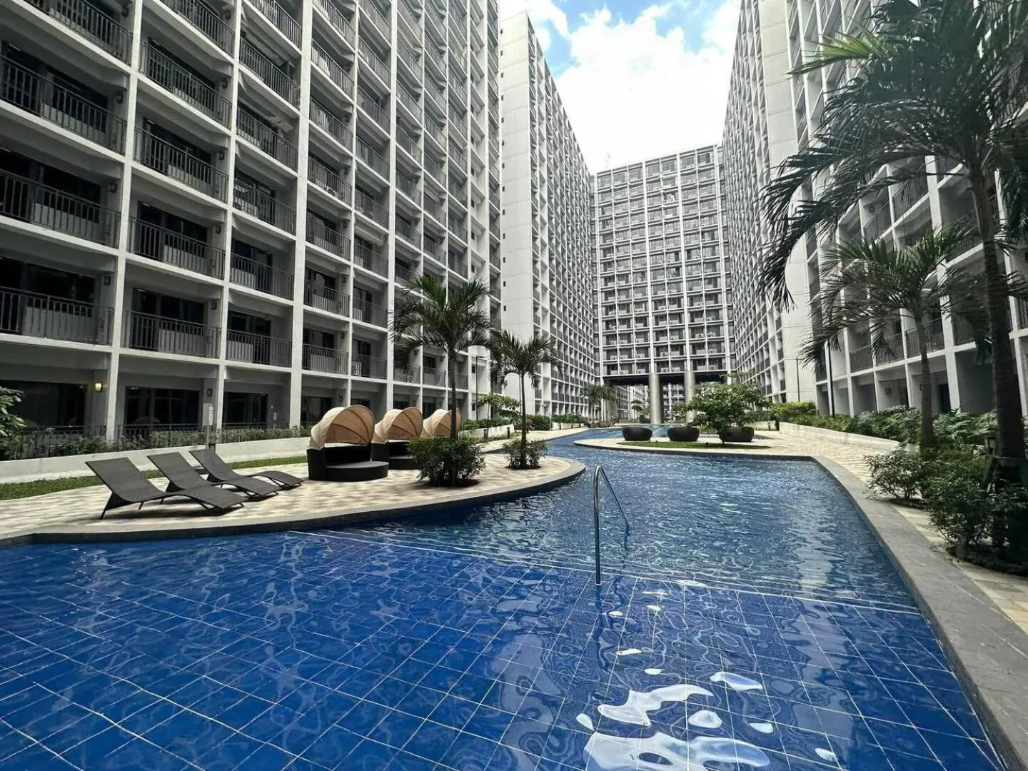 SHORE 2 Residences MOA
