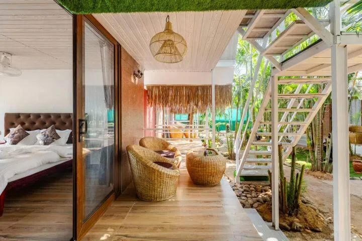 Garden, Bed in Sea Shades Cottages I Private Jacuzzi