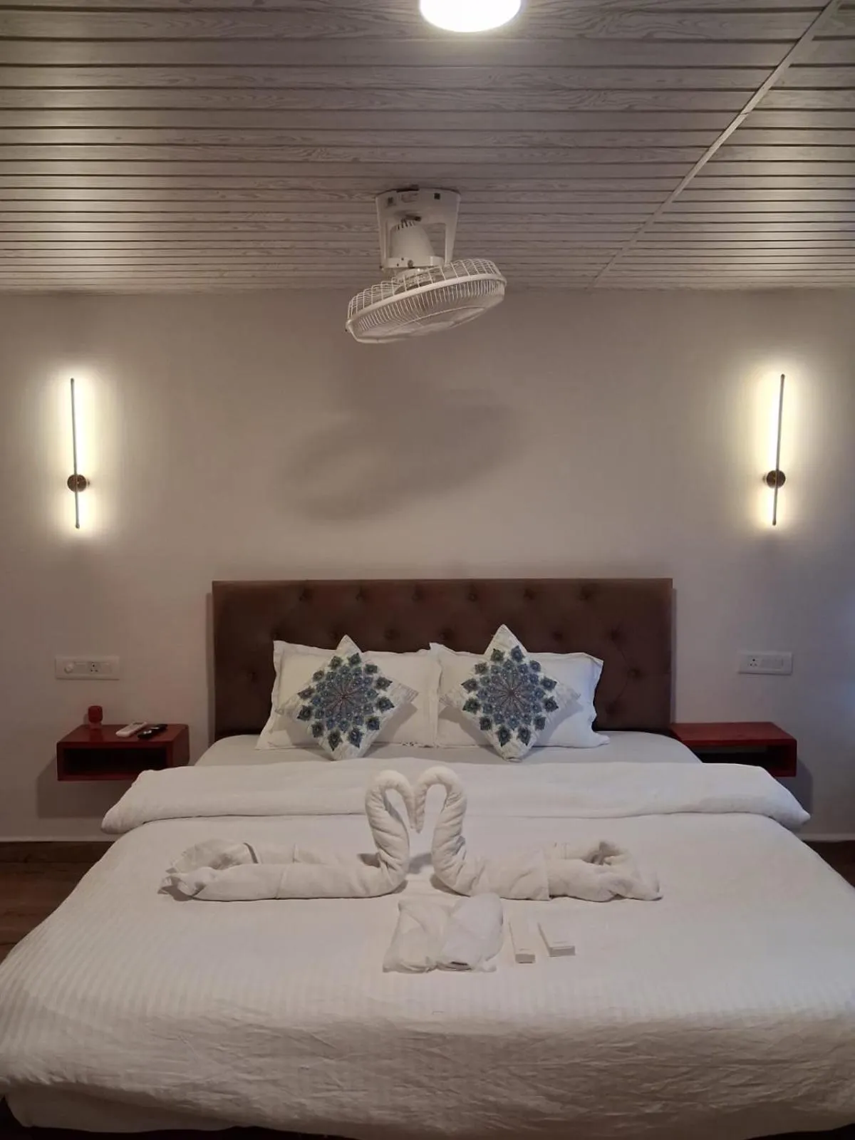 Bed in Sea Shades Cottages I Private Jacuzzi