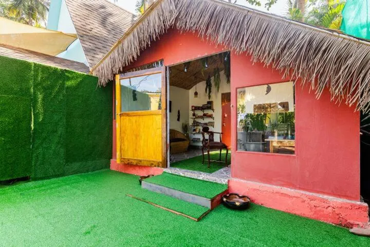 Lobby or reception in Sea Shades Cottages I Private Jacuzzi