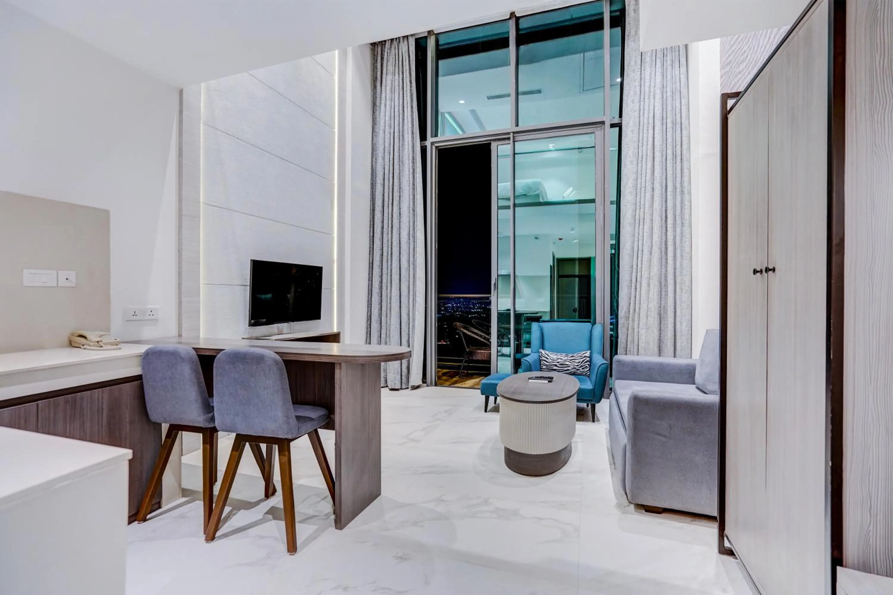 Communal lounge/ TV room in Sunday Hotel & Residences by CheckIn Gurugram