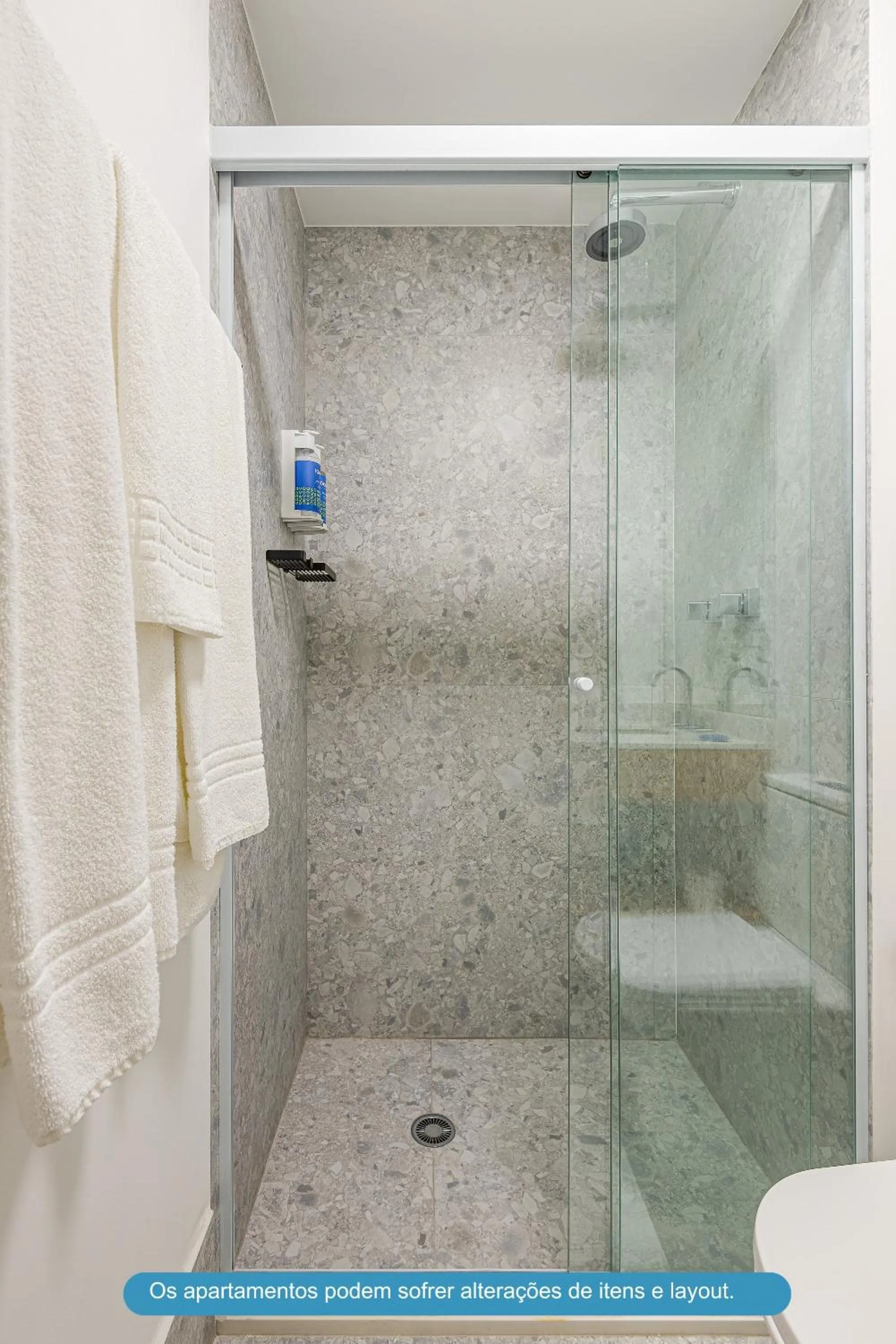 Shower in Roomo Transamerica SP Brooklin 370