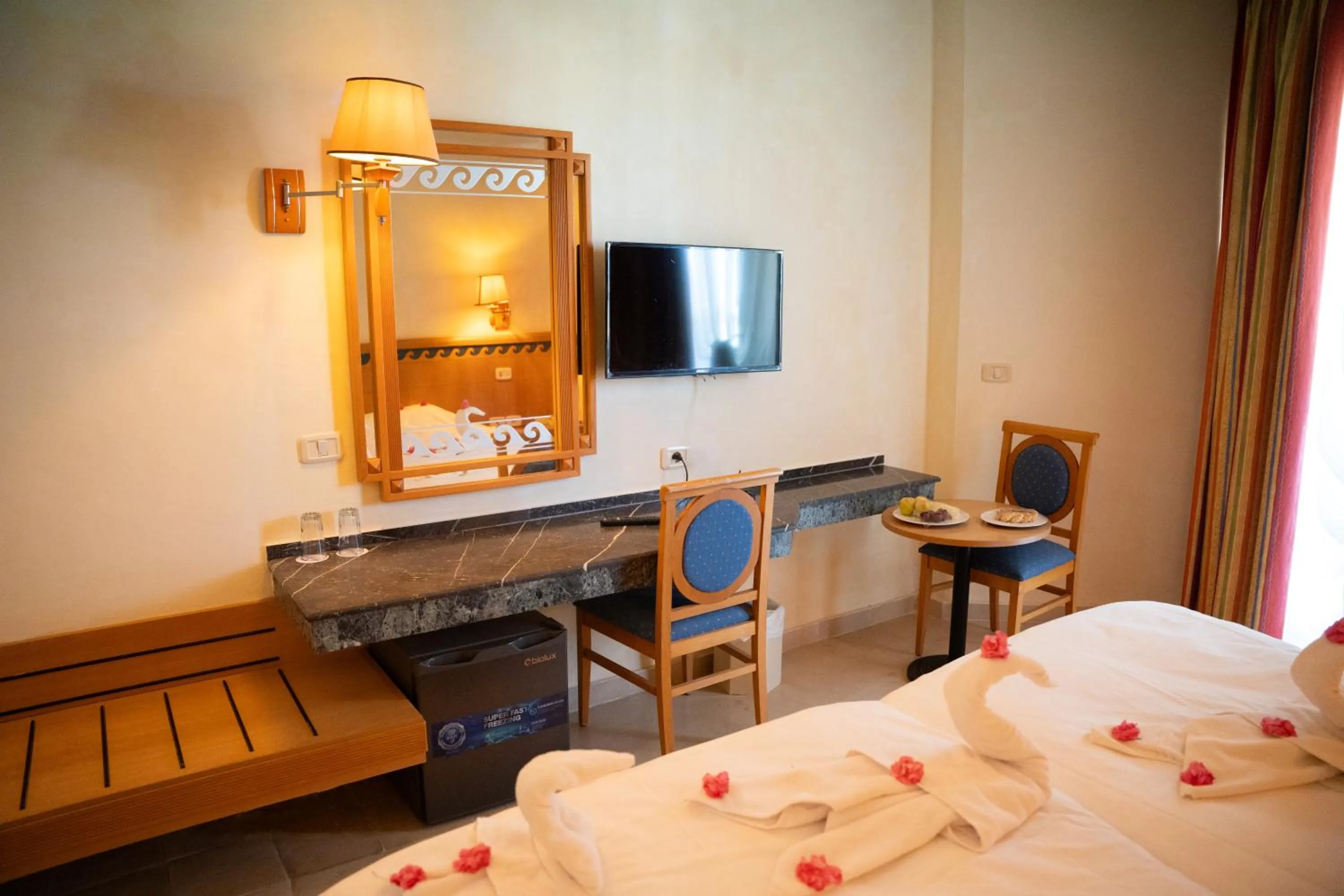 Property building, Bed in Nahrawess Resort & Thalasso