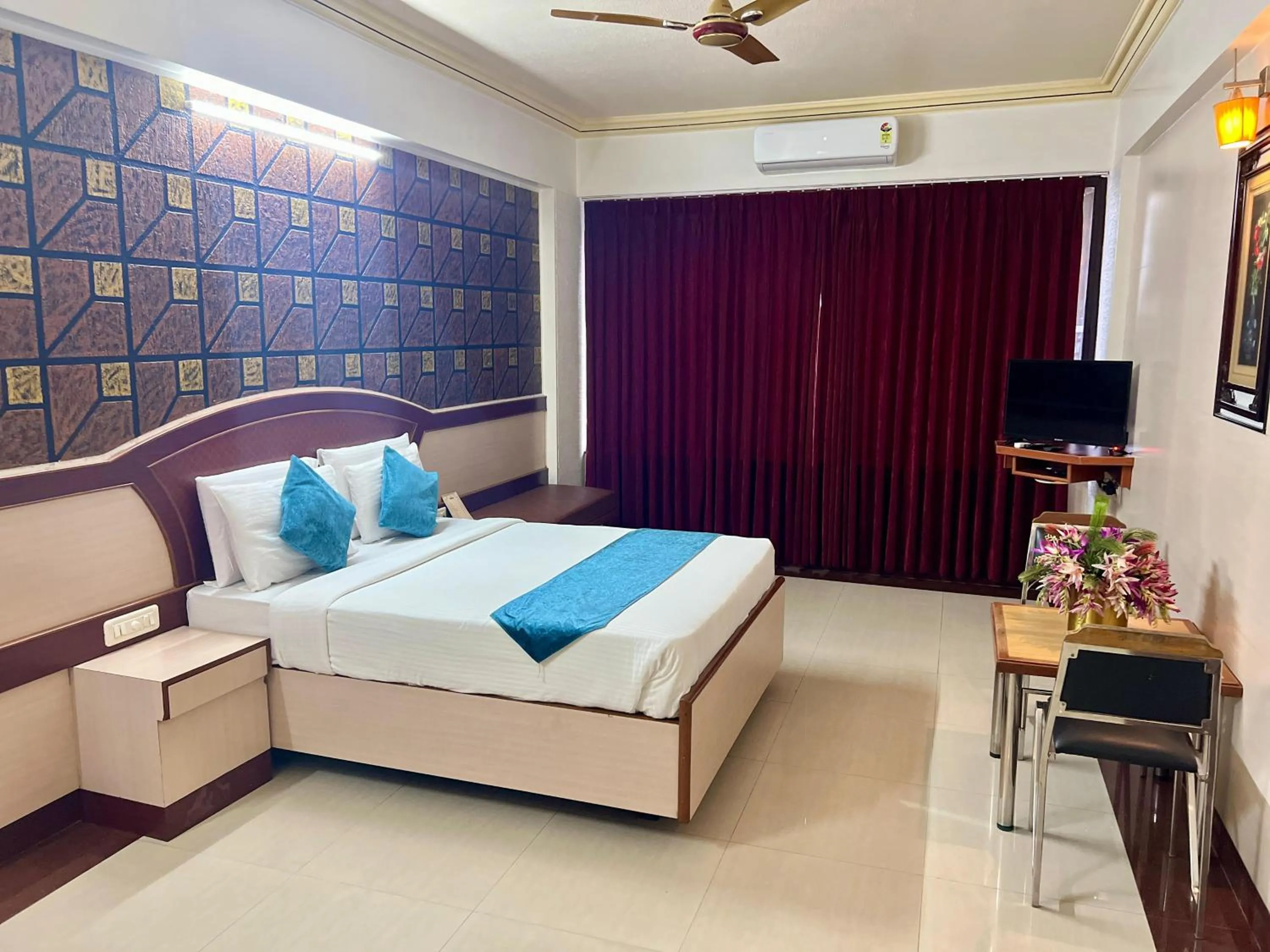 Bedroom, Bed in The Grand Krishna Rooms