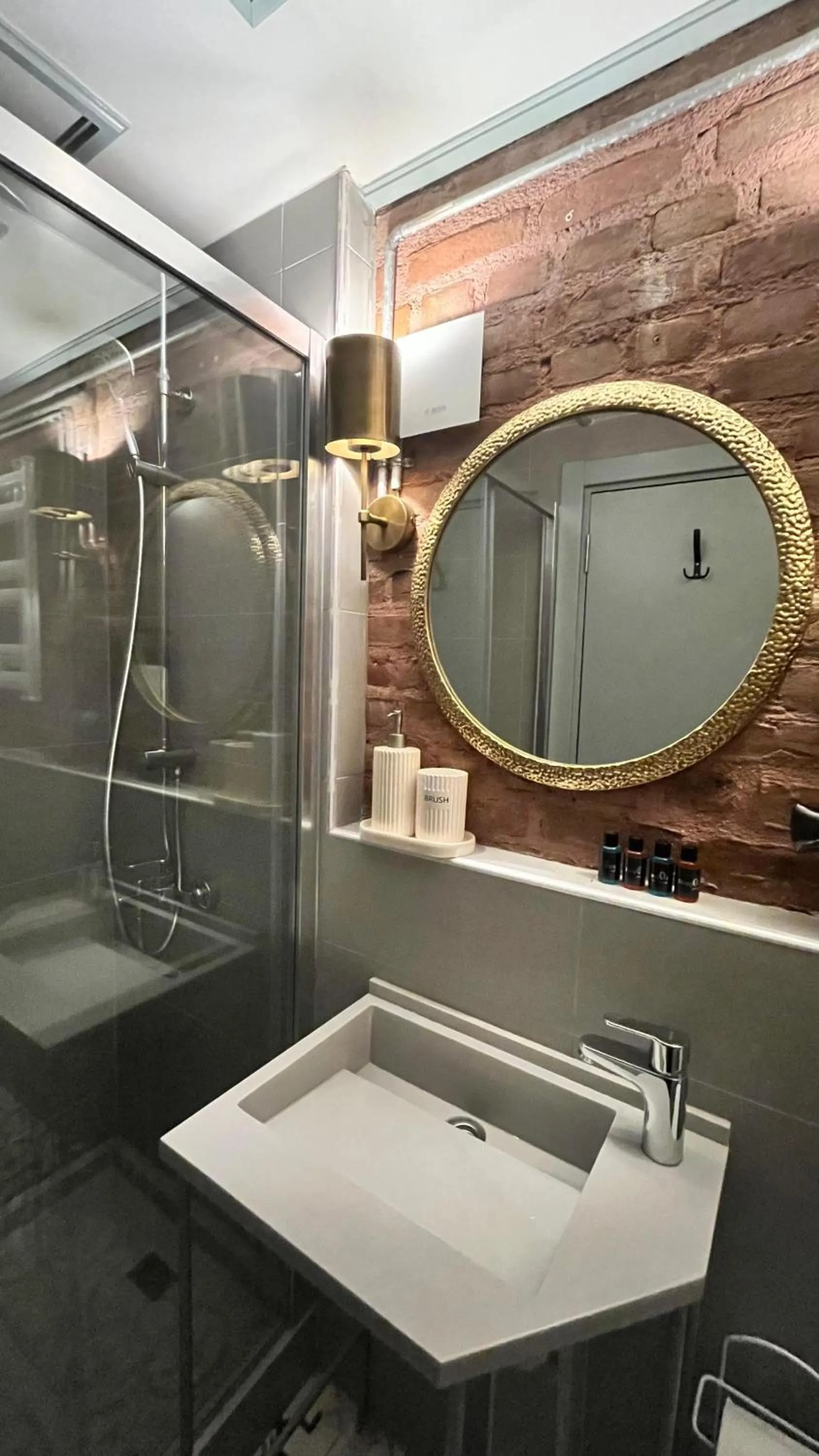 Shower in Va Mansion