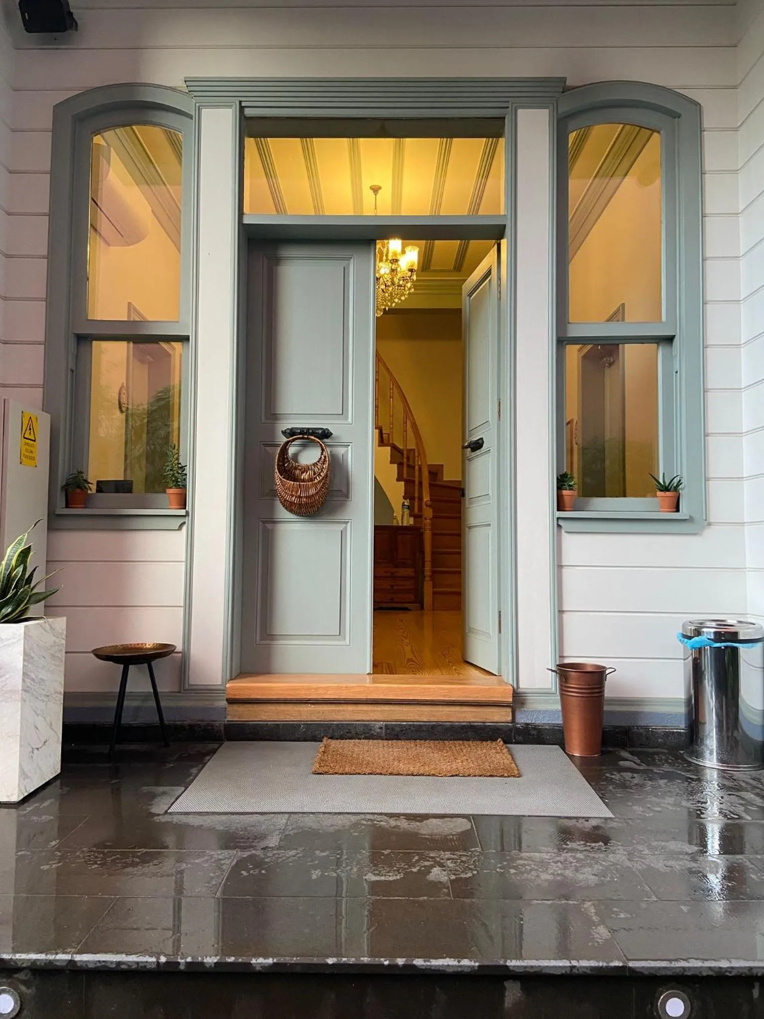 Property building in Va Mansion