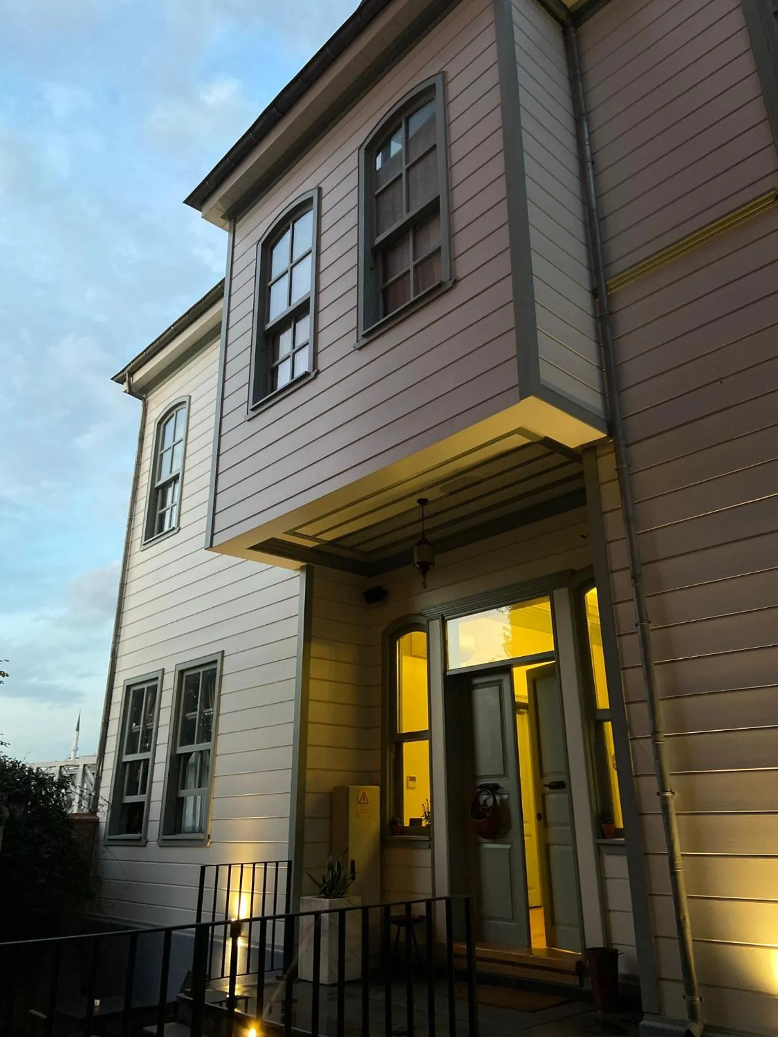 Property building in Va Mansion