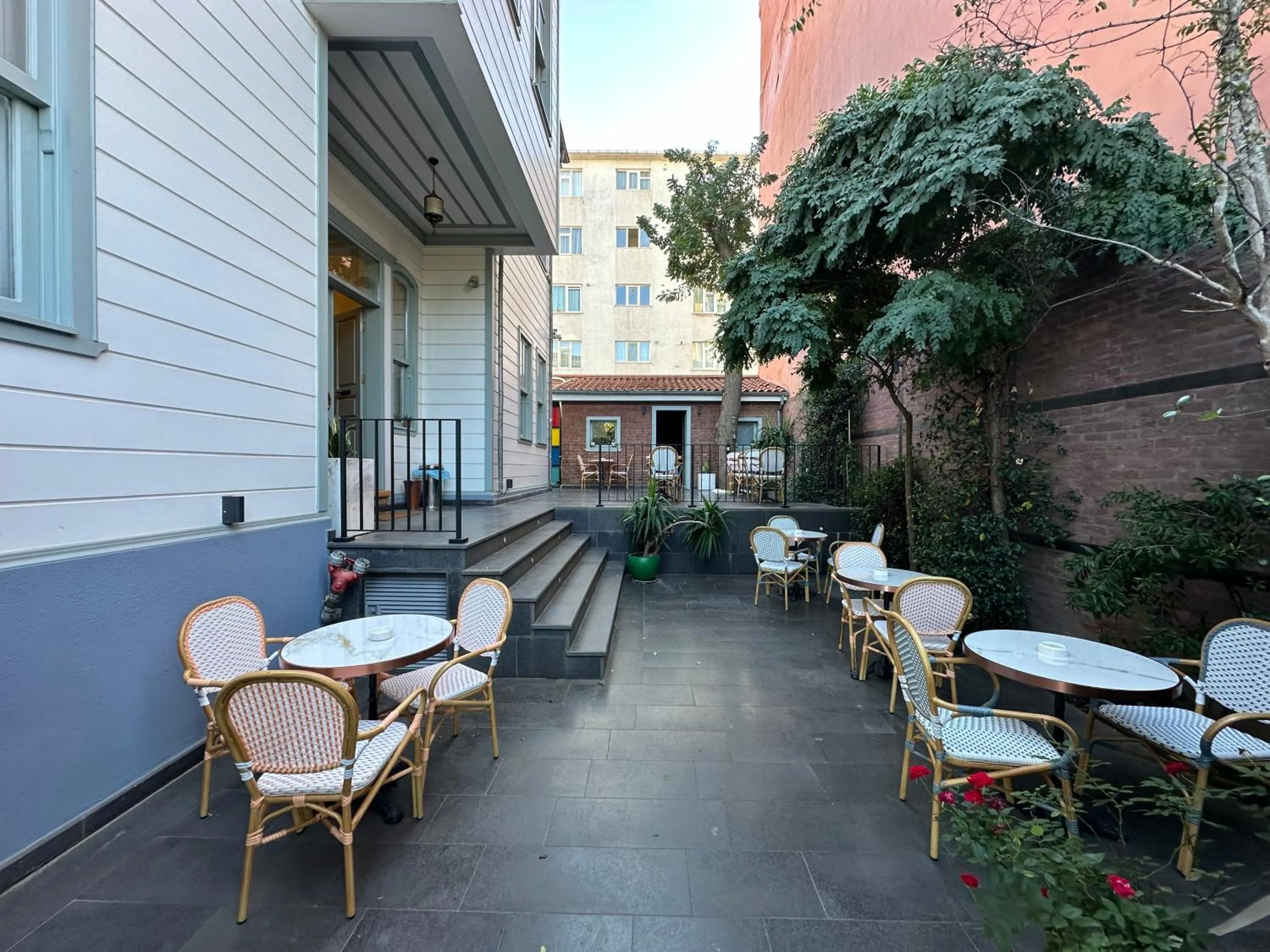 Property building in Va Mansion